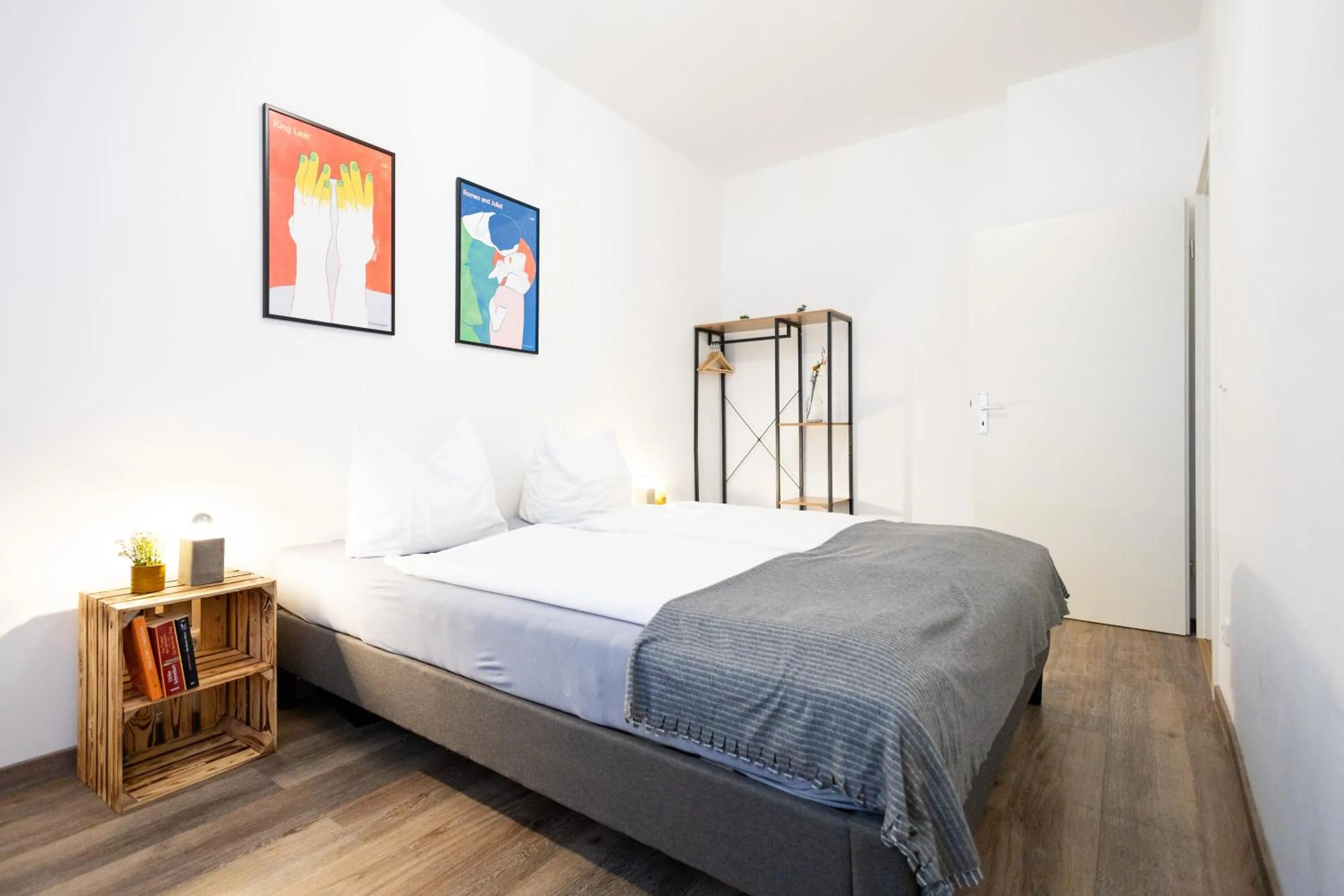 Bed in Apartments am Neuen Theater - Altstadt - Zentral - Küche - Wifi - Powered by Ko-Living