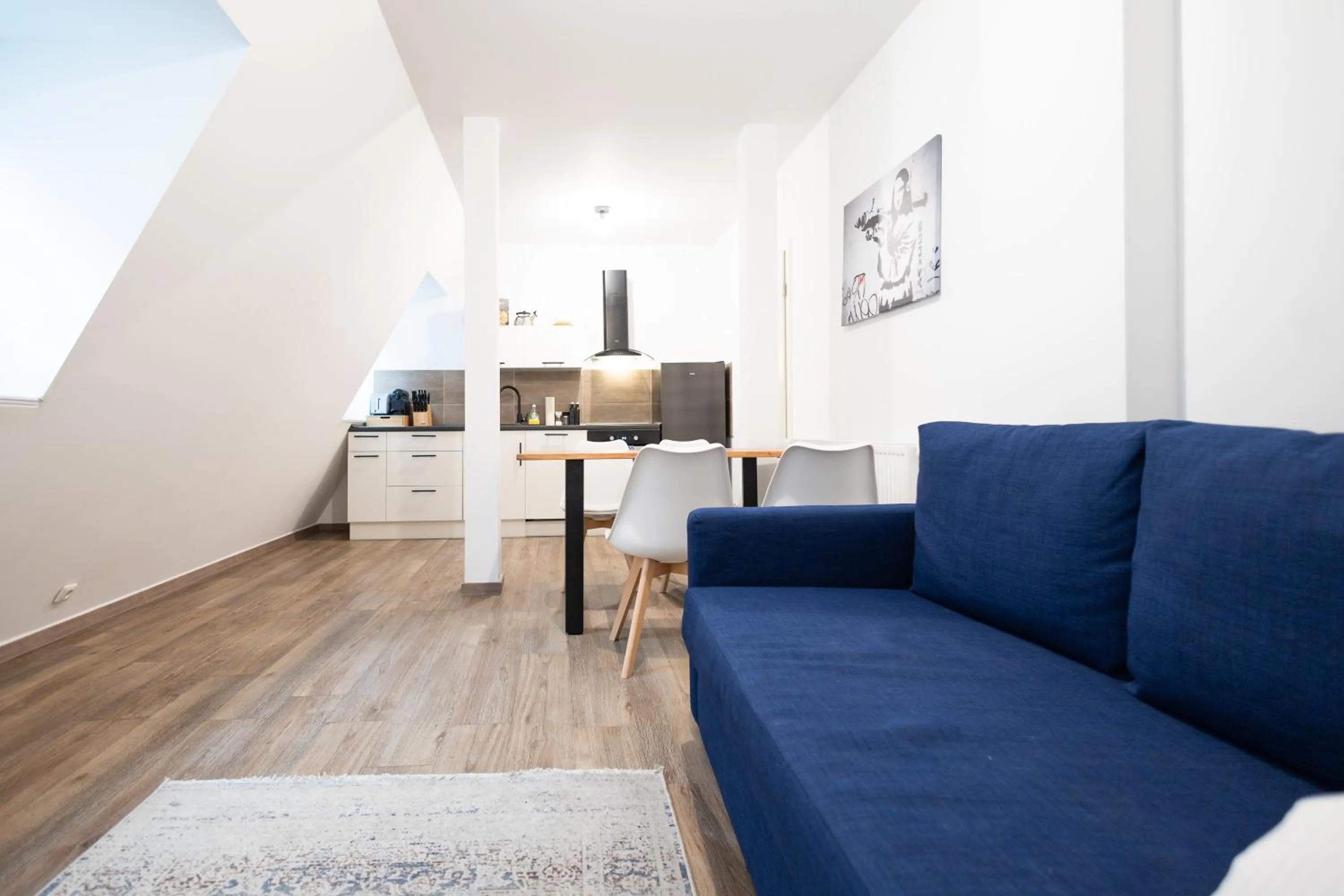 Kitchen or kitchenette in Apartments am Neuen Theater - Altstadt - Zentral - Küche - Wifi - Powered by Ko-Living