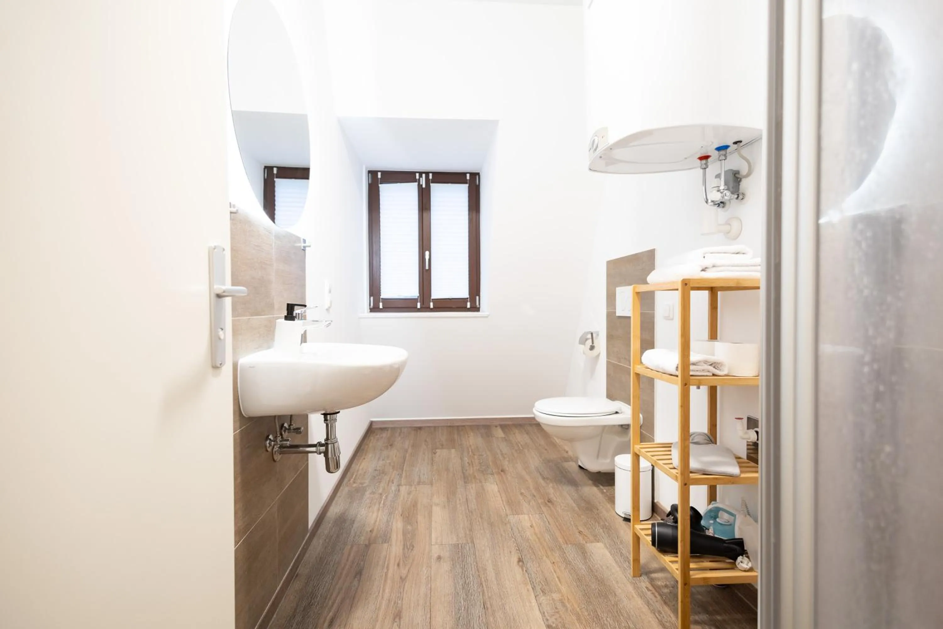 Toilet in Apartments am Neuen Theater - Altstadt - Zentral - Küche - Wifi - Powered by Ko-Living