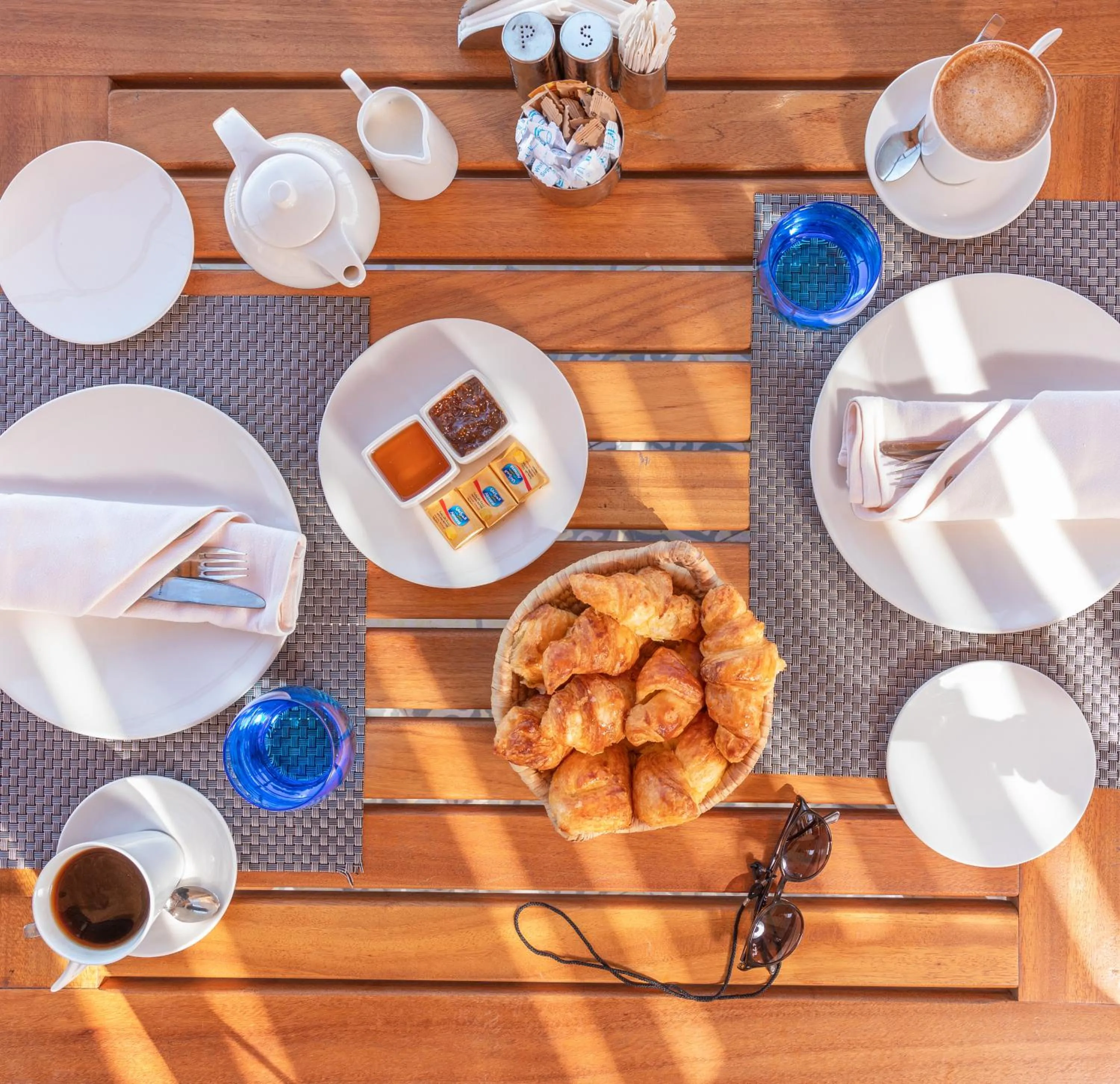 Breakfast in Wadi Sabarah Lodge