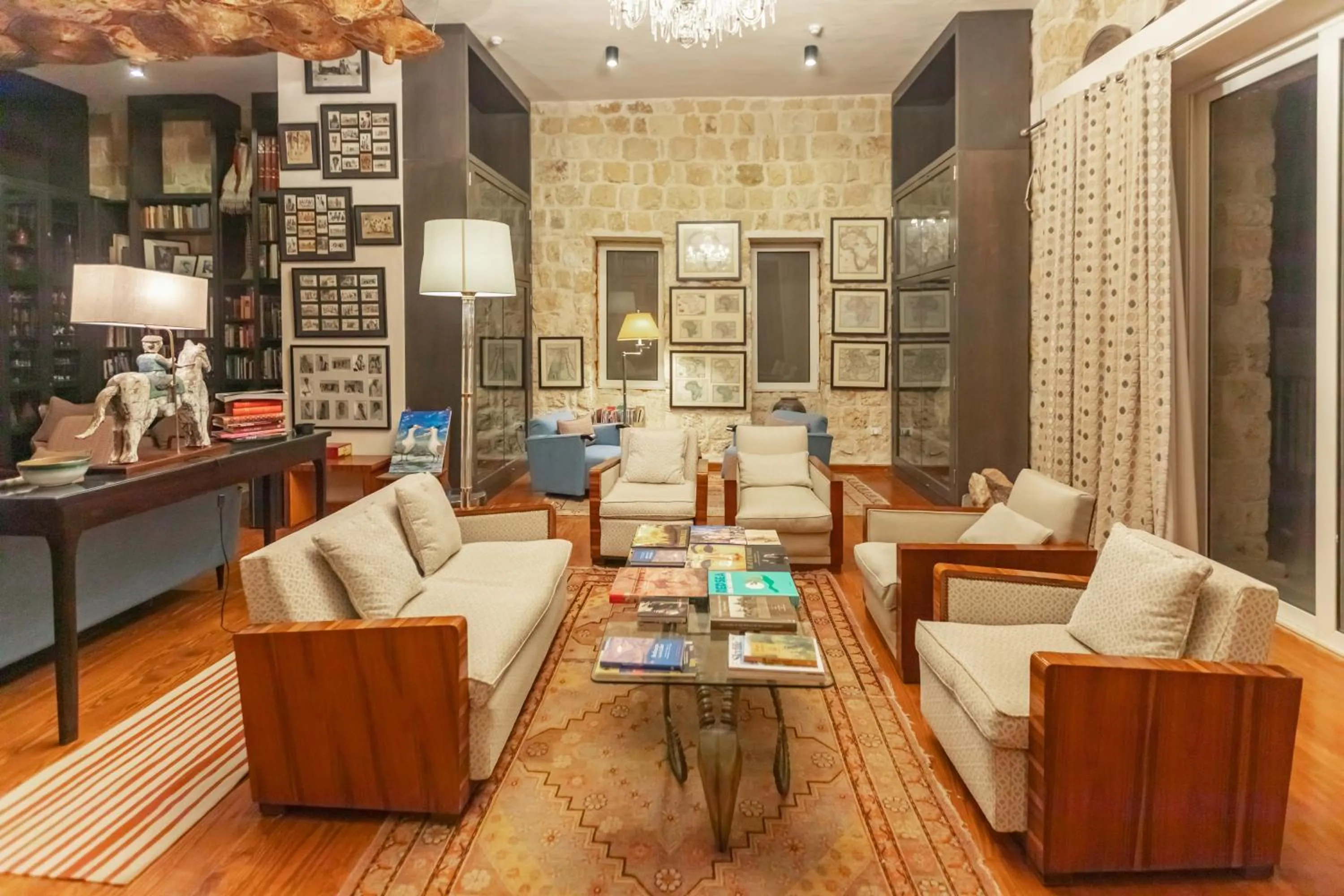 Library in Wadi Sabarah Lodge