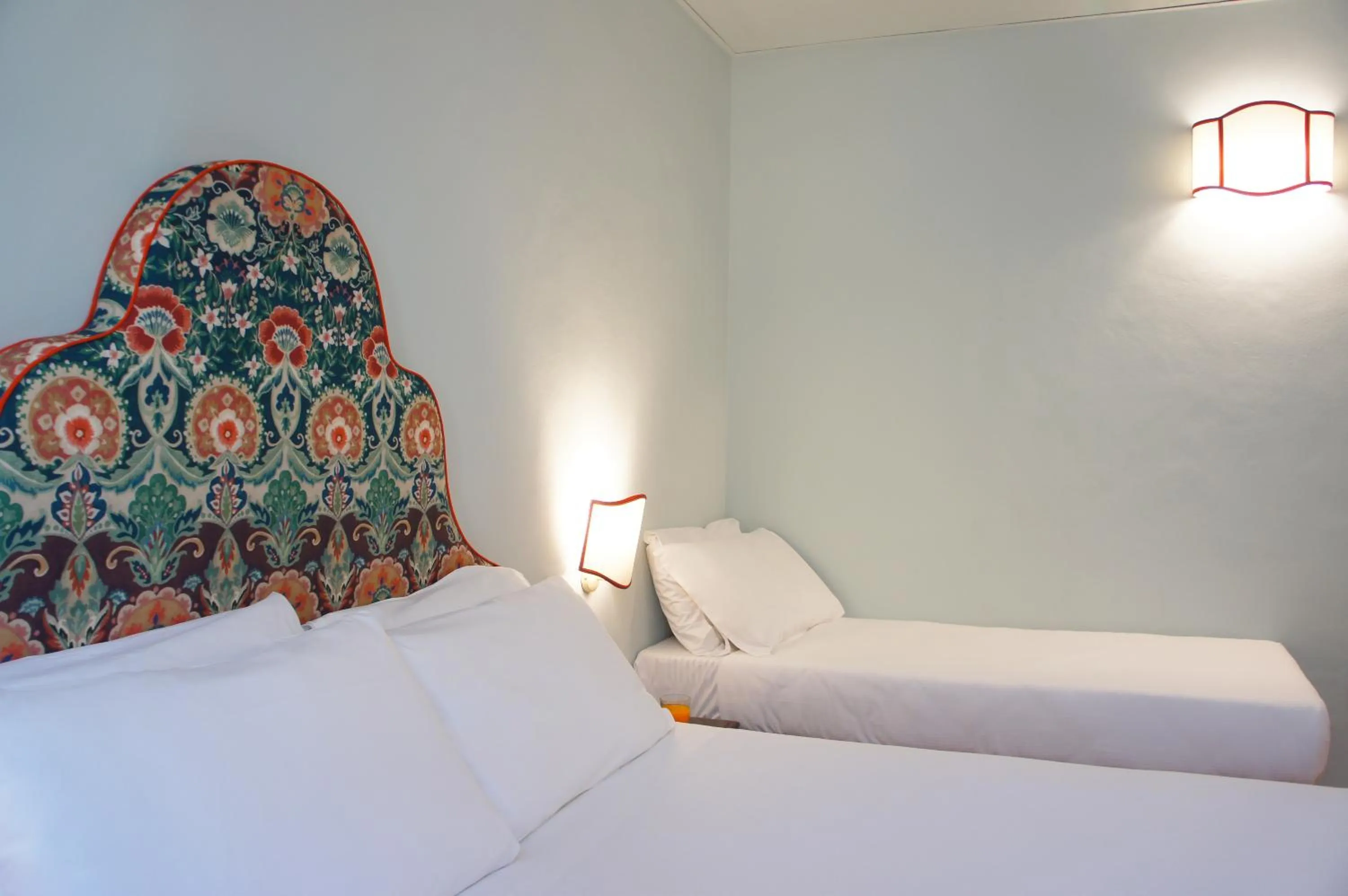 Bed in Hotel Galileo