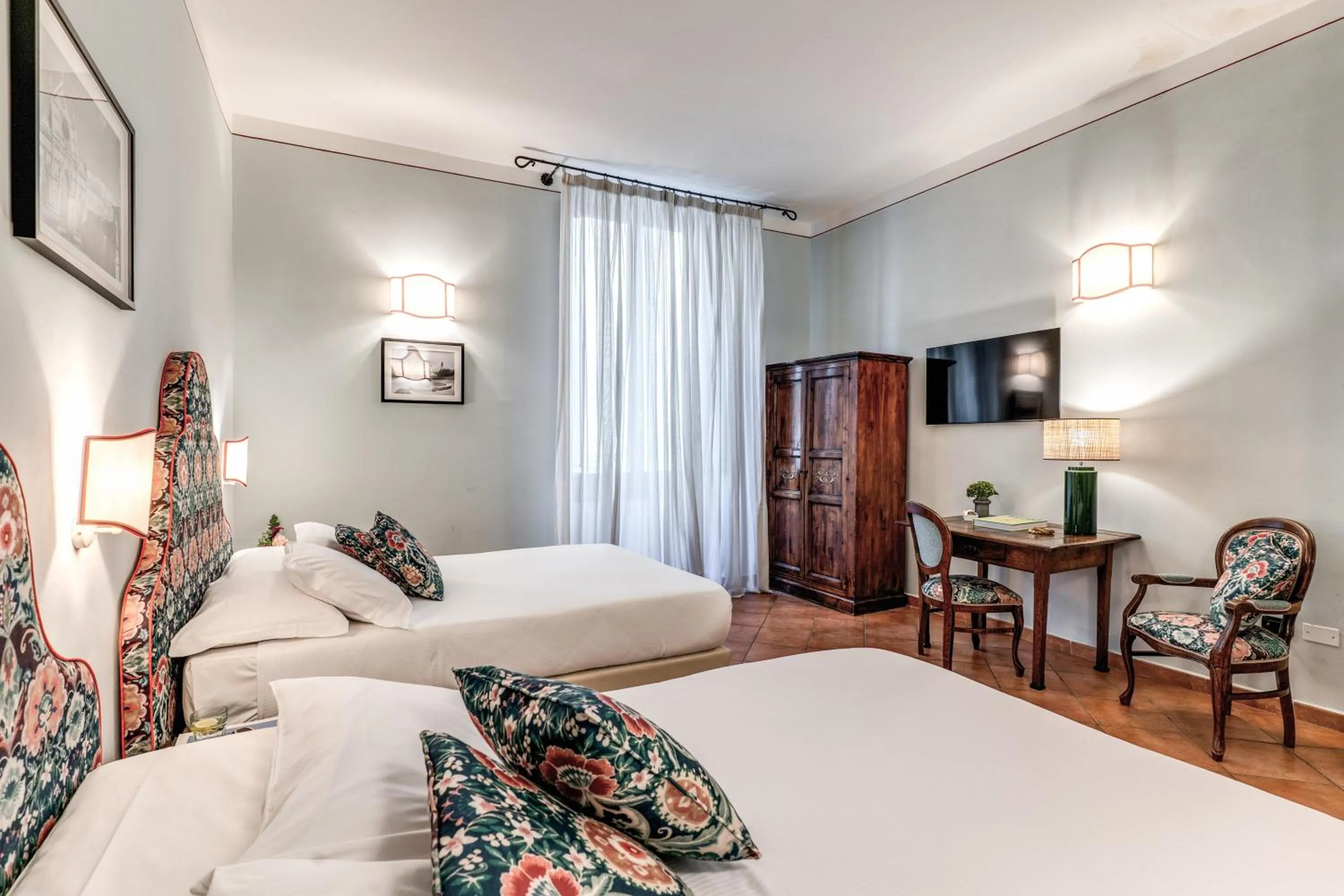 Bed in Hotel Galileo