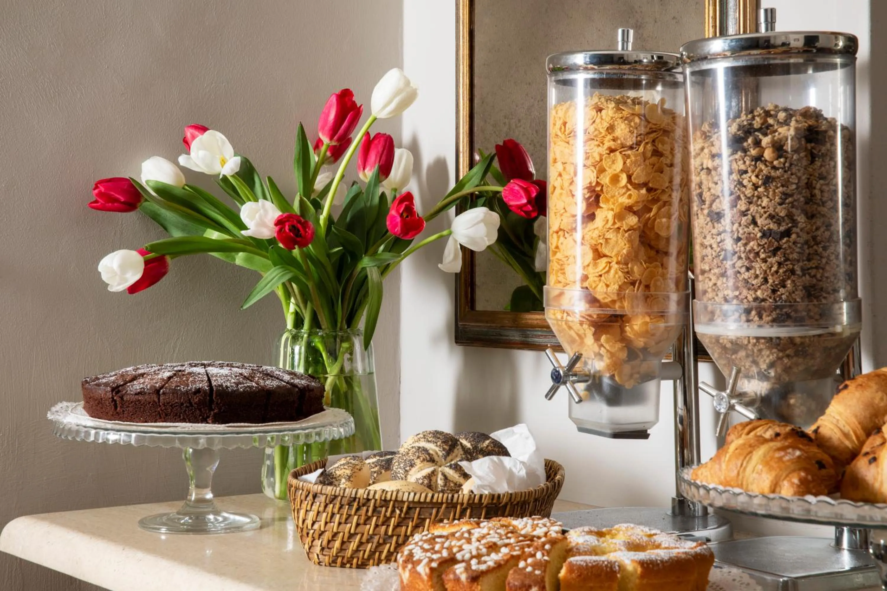 Buffet breakfast in Hotel Galileo