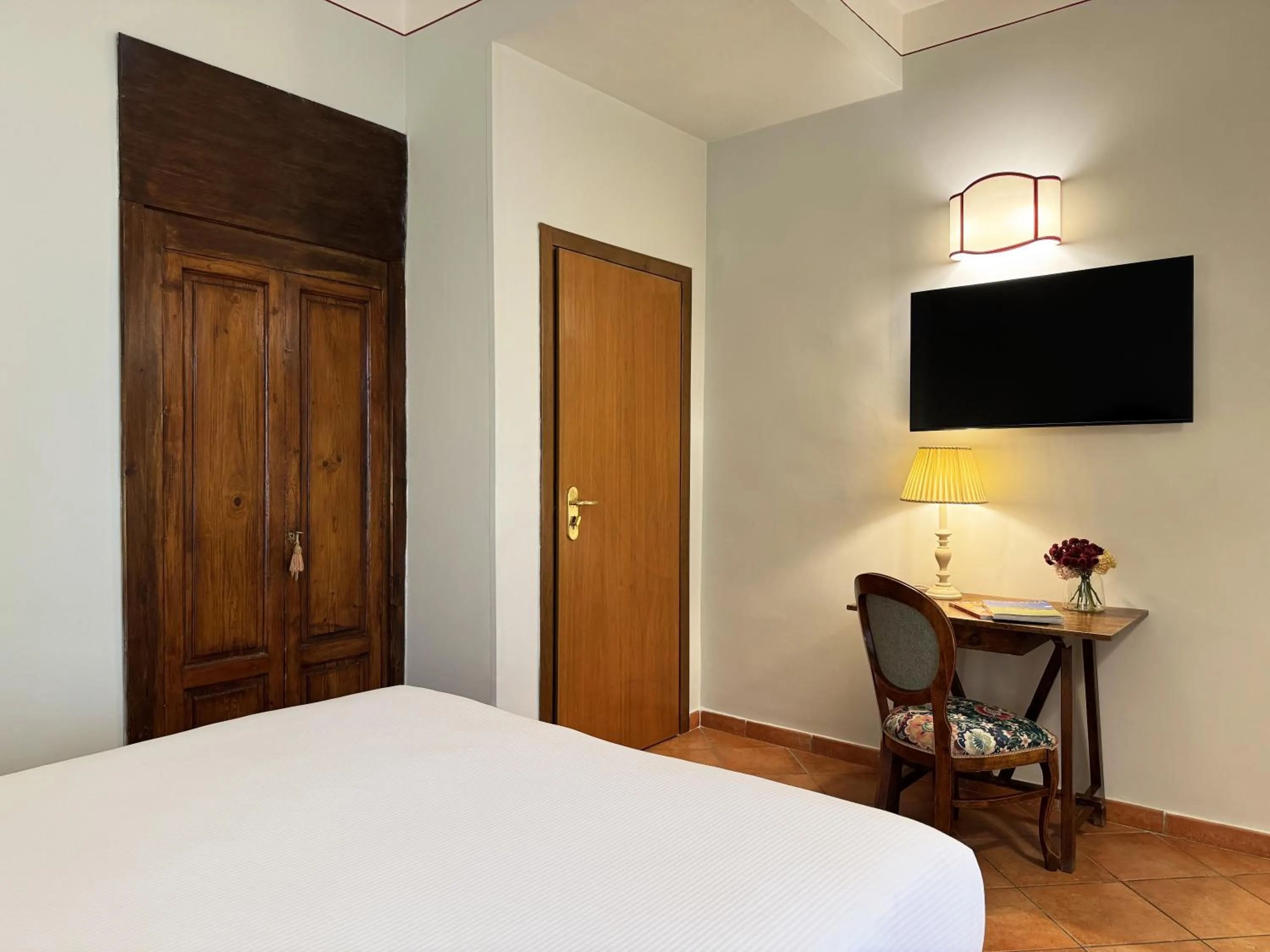 Bedroom, Bed in Hotel Galileo