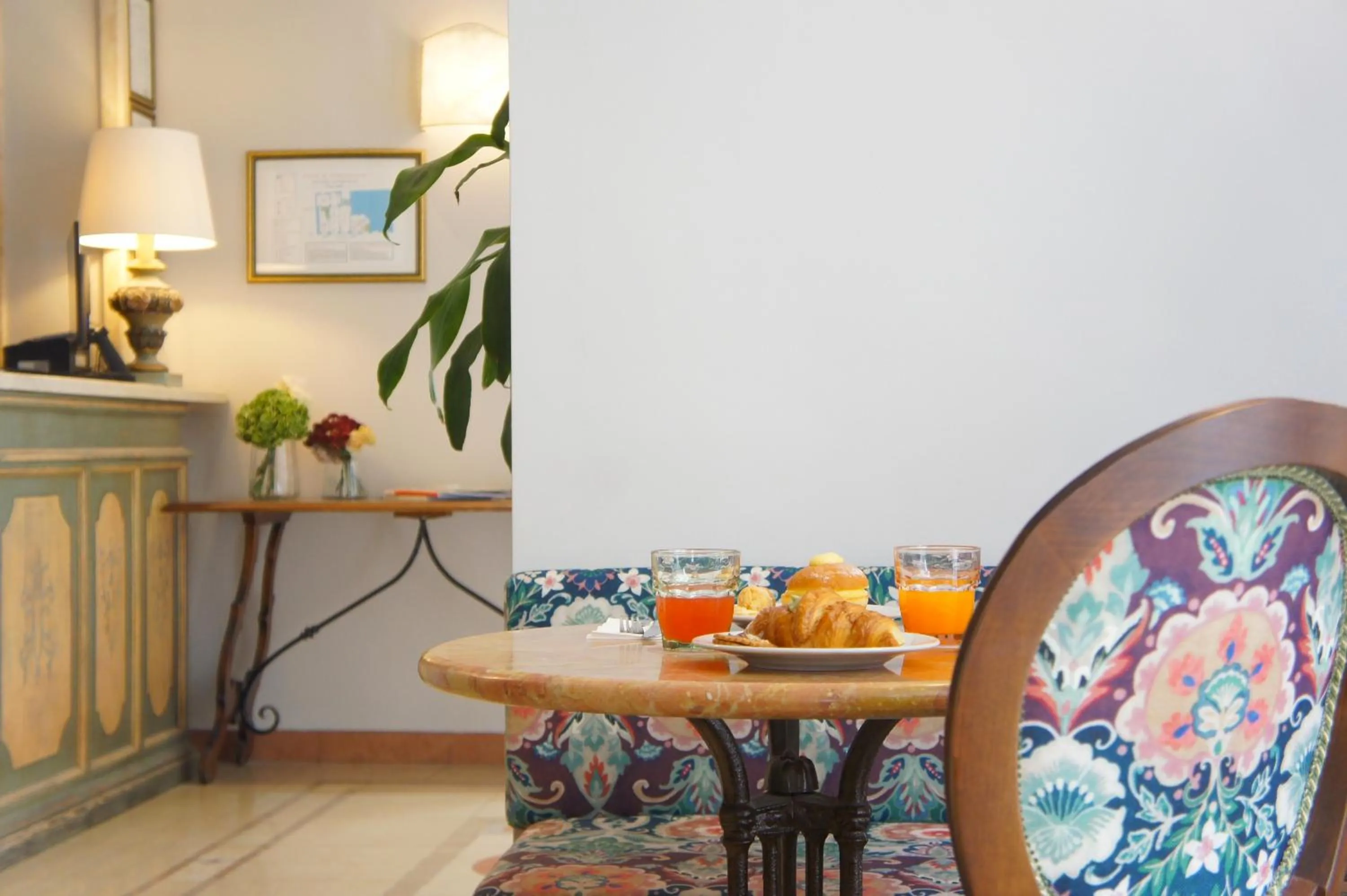 Food and drinks in Hotel Galileo