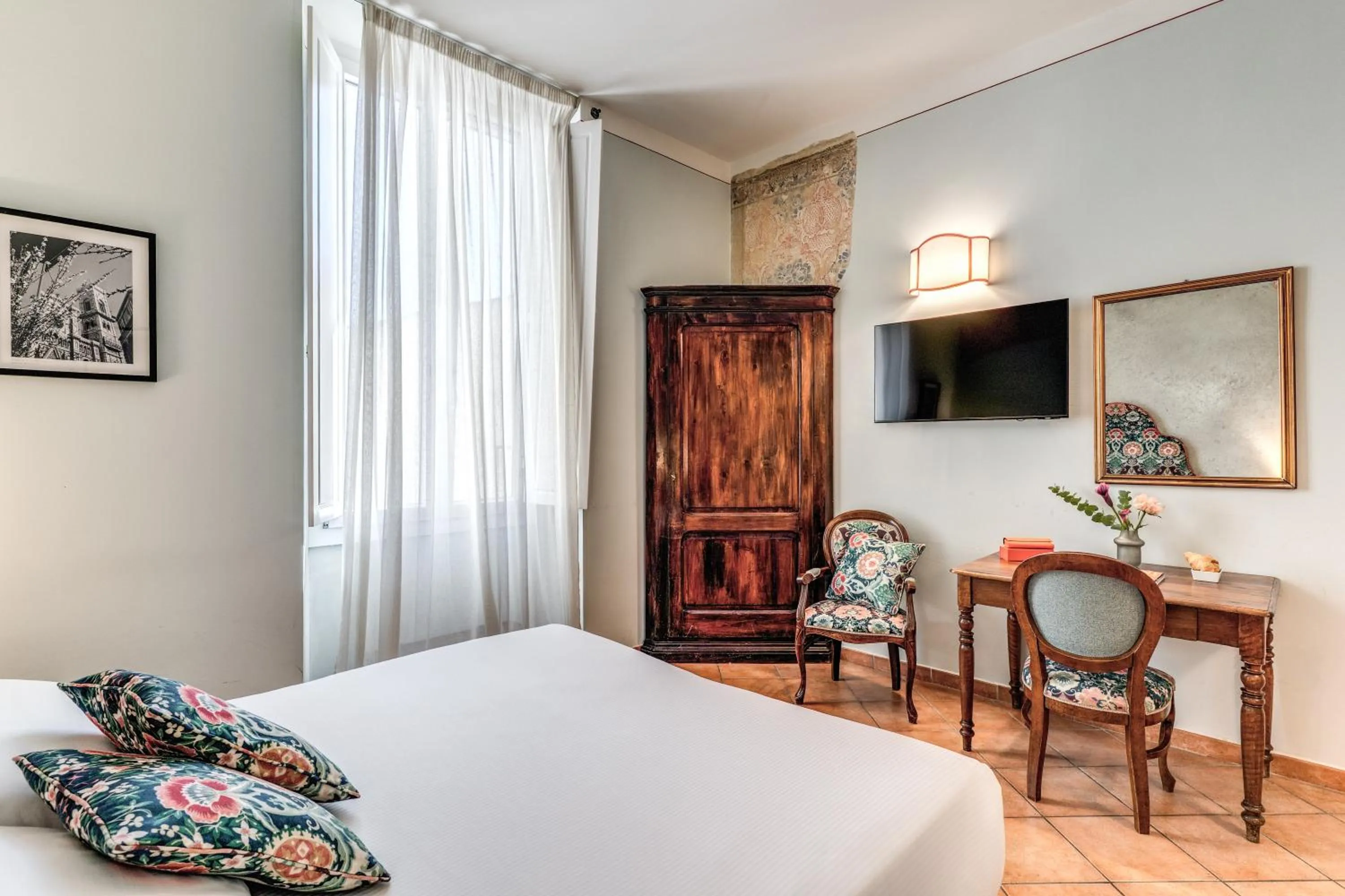 Bed in Hotel Galileo