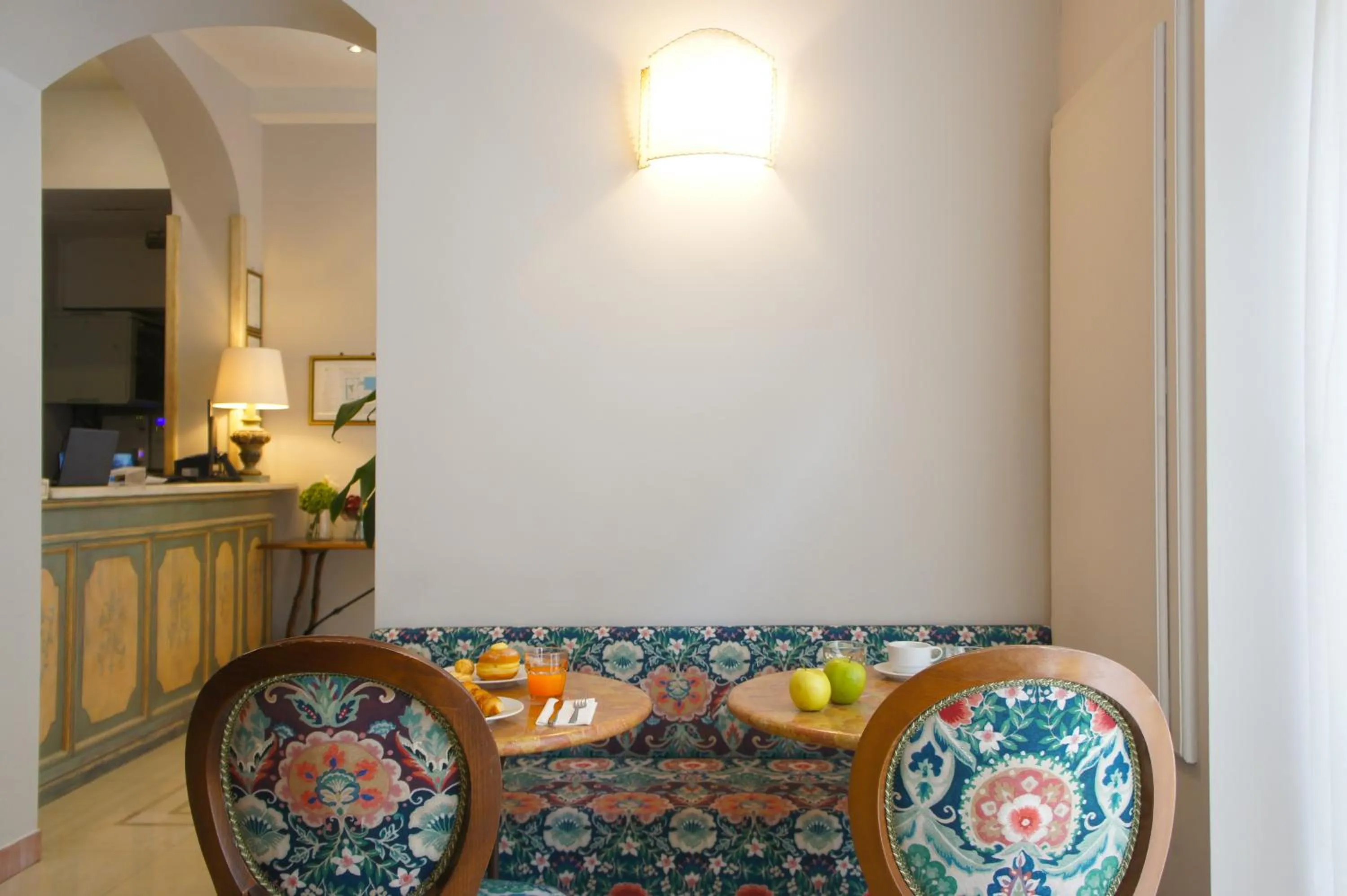 Food and drinks in Hotel Galileo