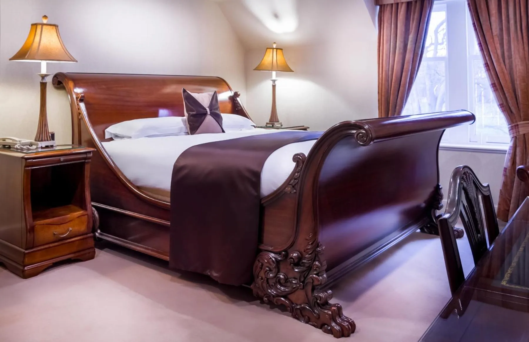 Bed in Mansion House Hotel
