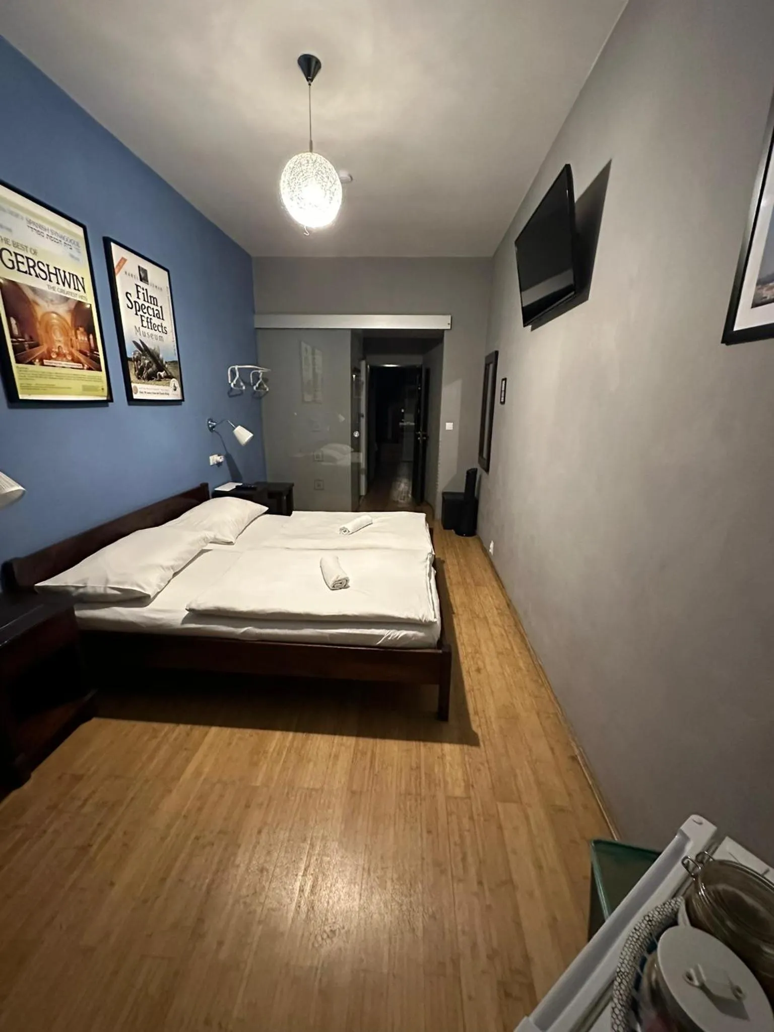 Bedroom, Bed in Central Studios