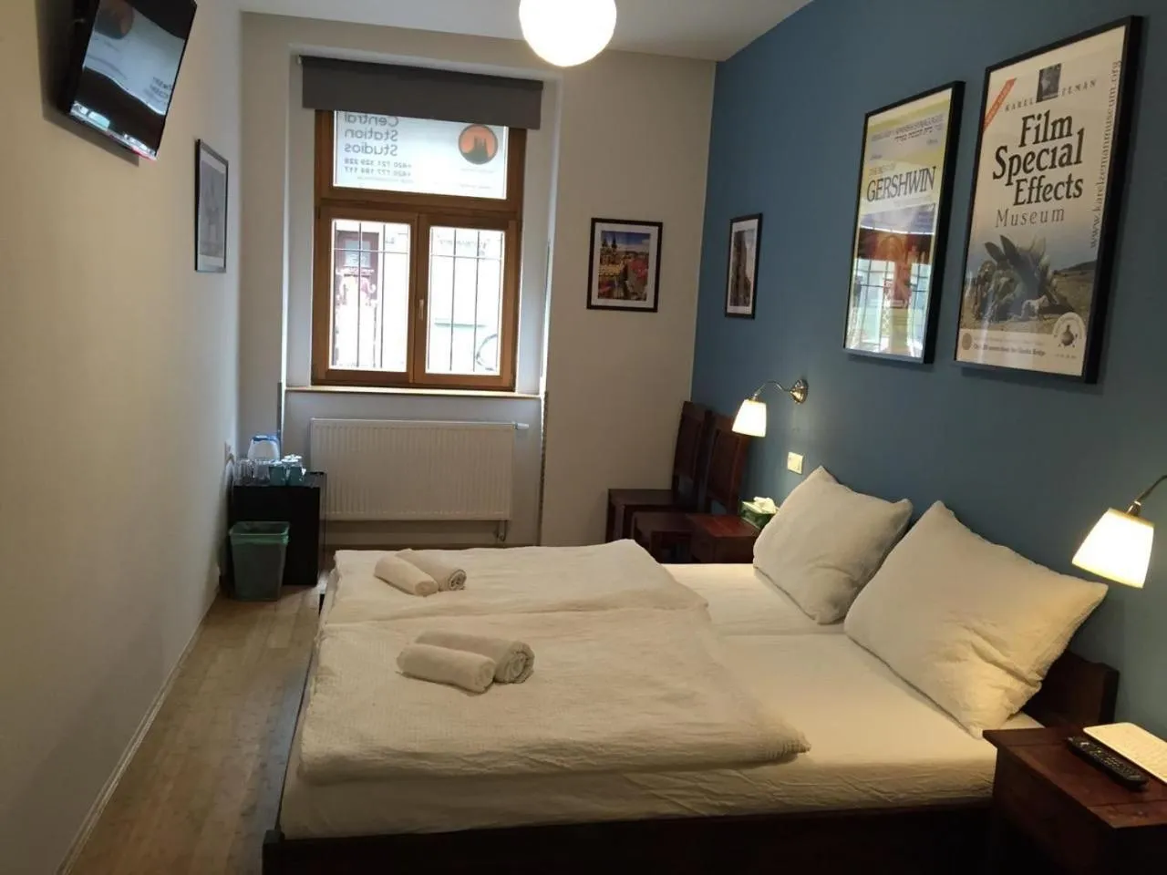 Bedroom, Bed in Central Studios