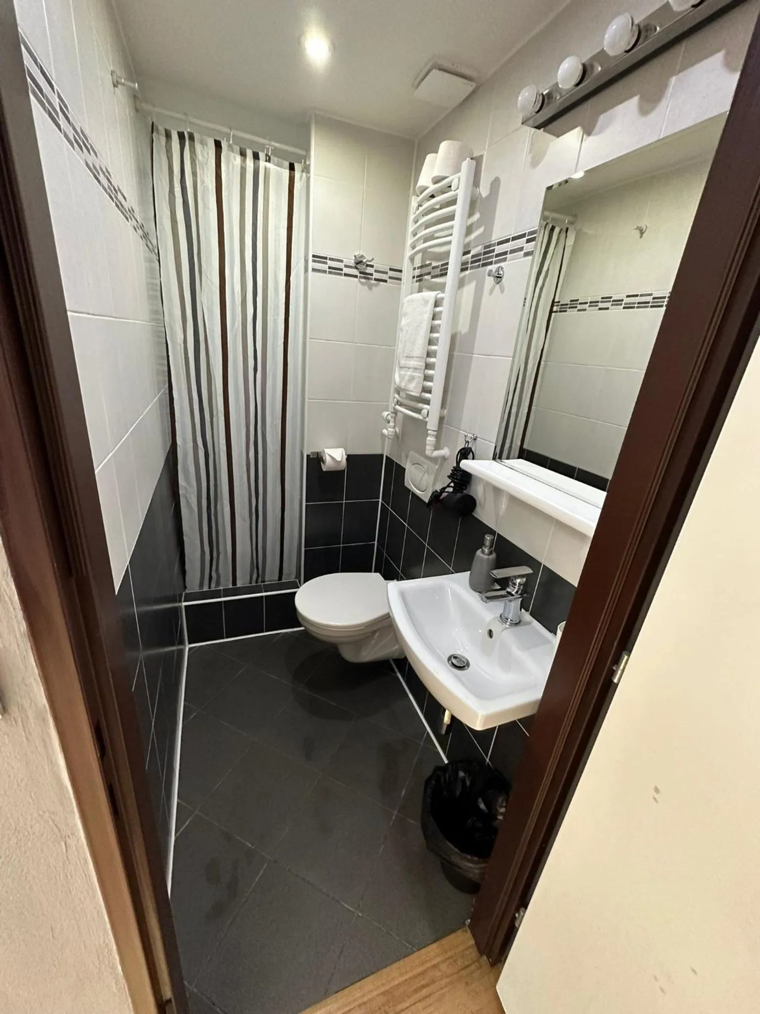 Bathroom in Central Studios