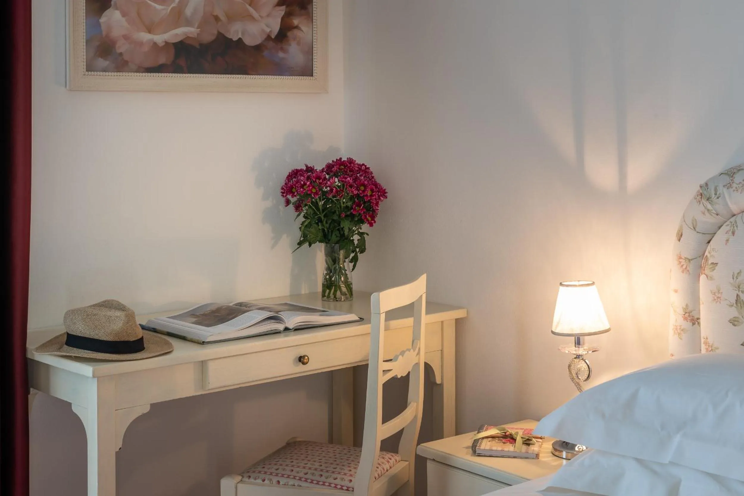 Decorative detail, Bed in Hotel Corsignano