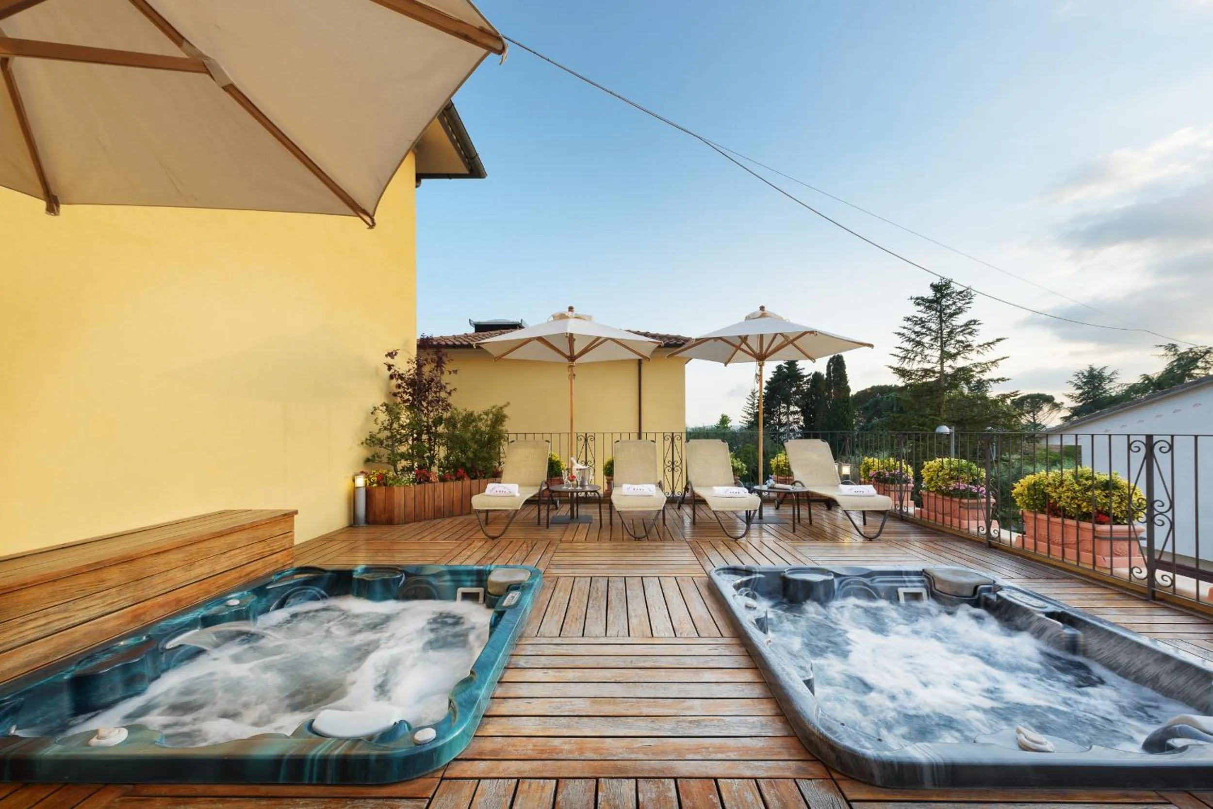 Hot Tub in Hotel Corsignano