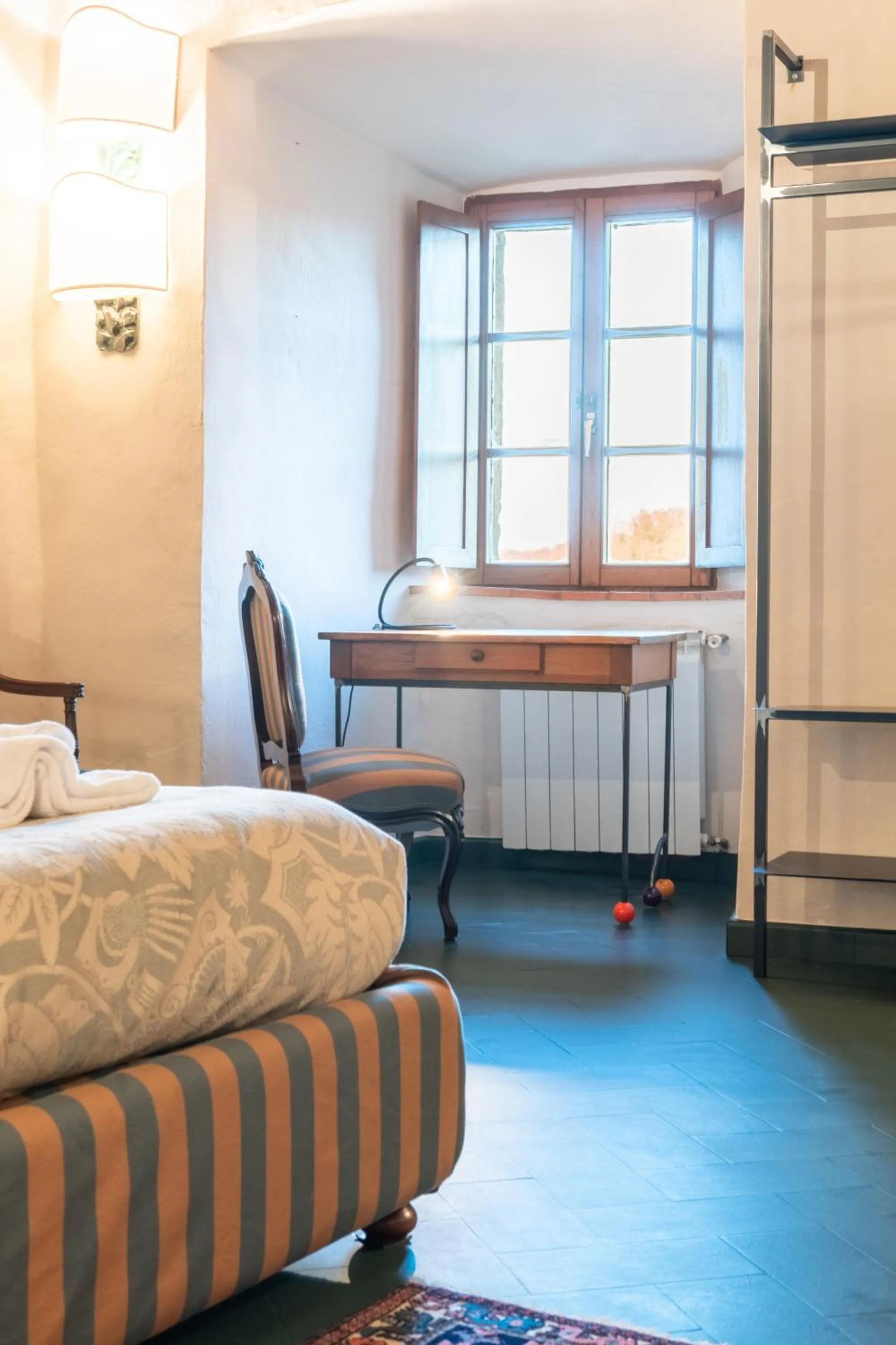 View (from property/room), Bed in Hotel Della Fortezza