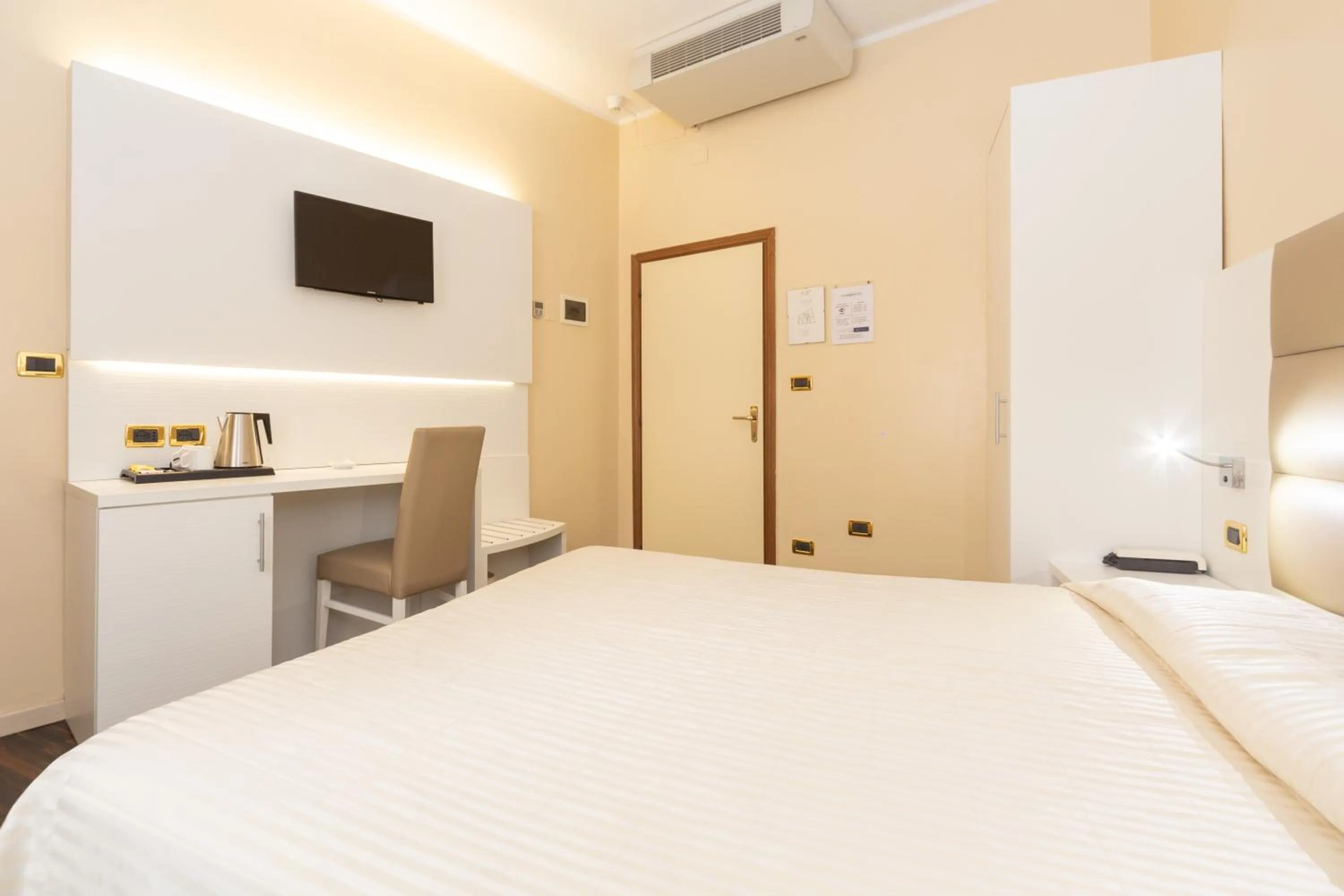 Bed in Hotel University