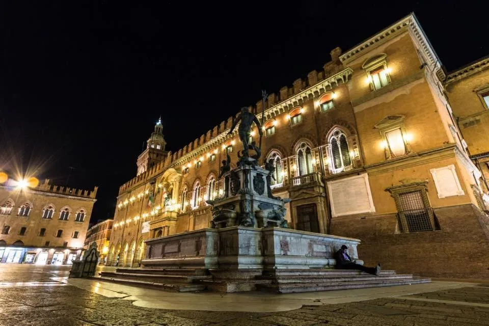 Nearby landmark in Hotel University