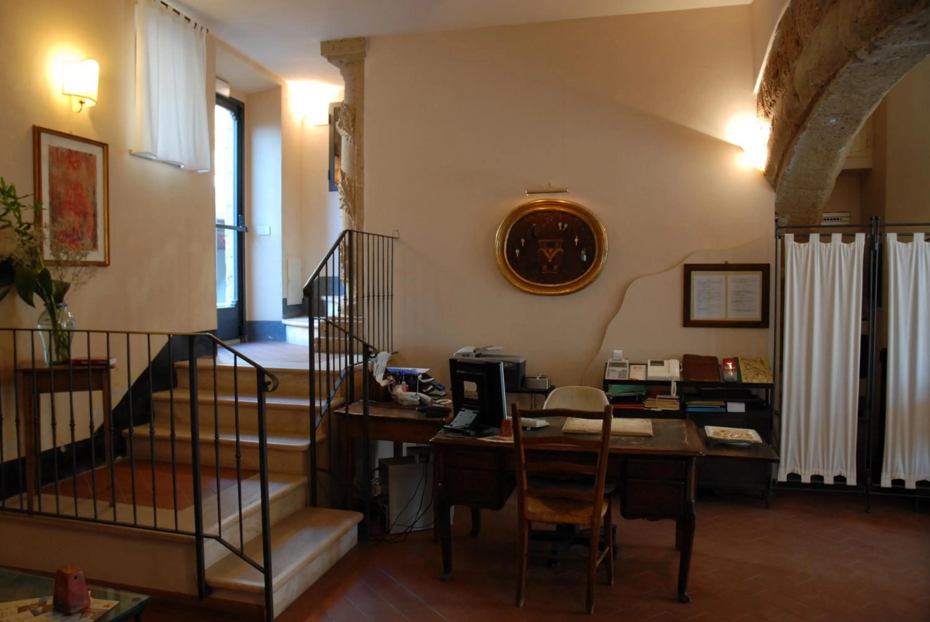 Communal lounge/ TV room in Hotel Scilla