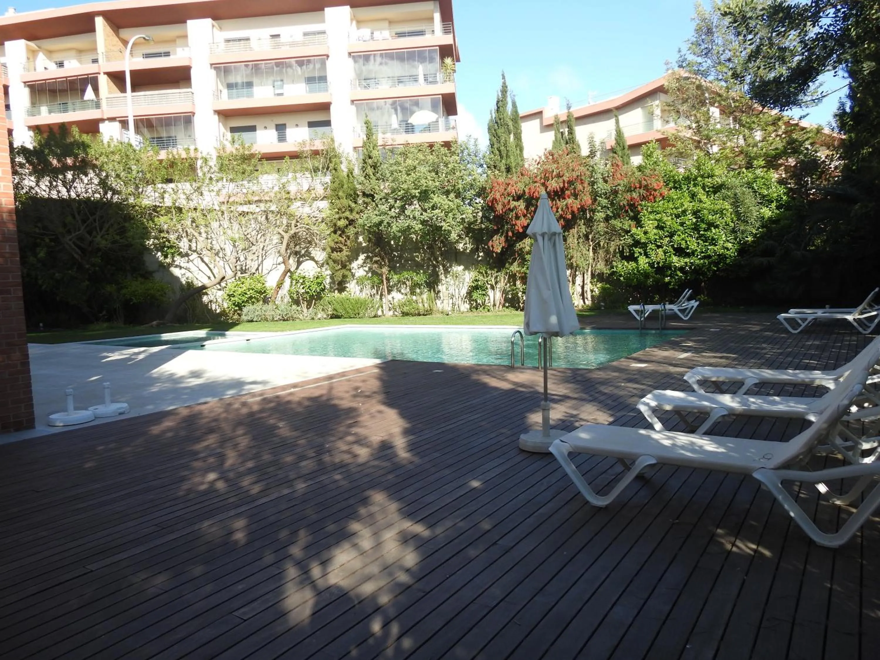 Swimming pool in Lagos Factory Yellow by Marina with AC