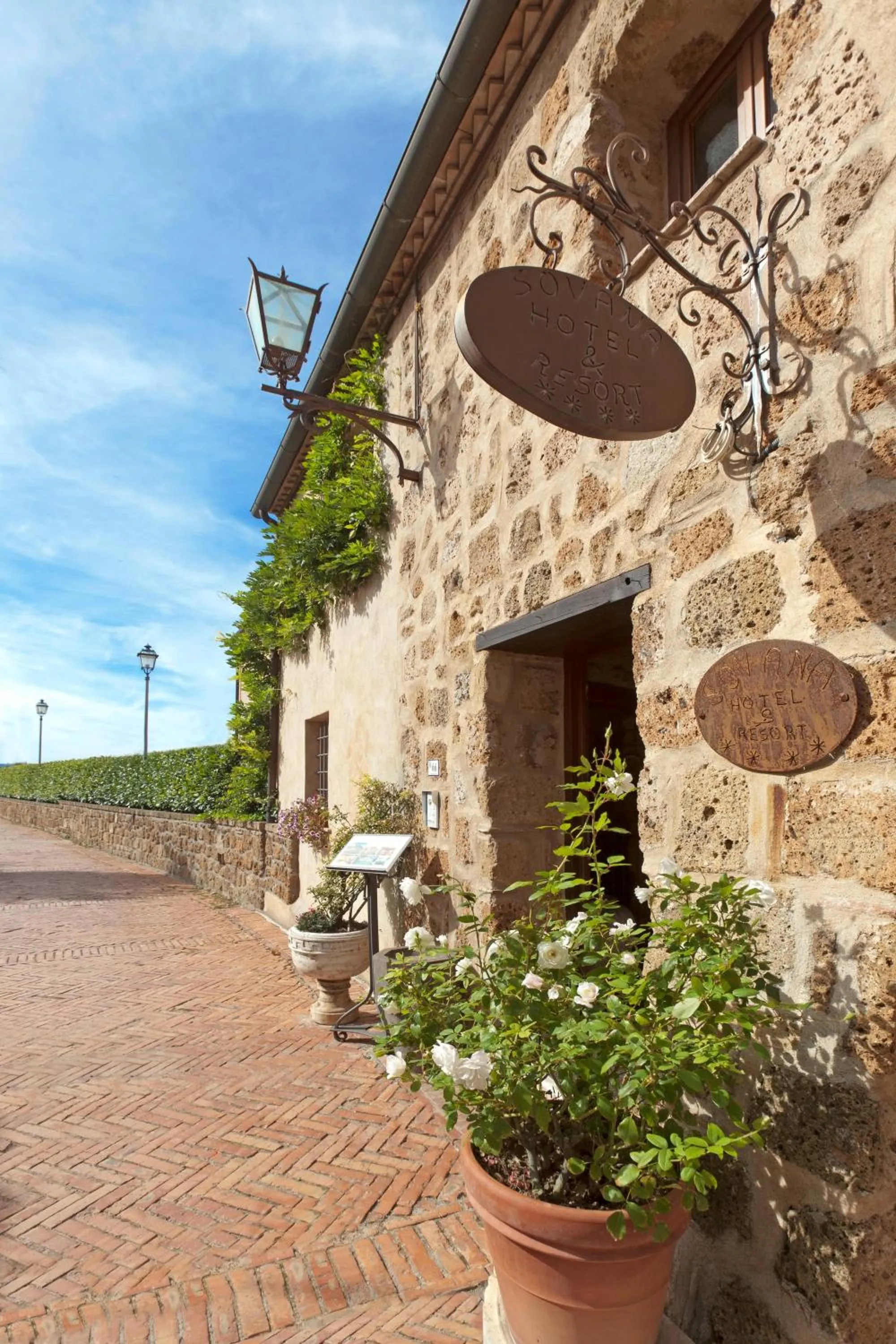 Facade/entrance in Sovana Hotel & Resort