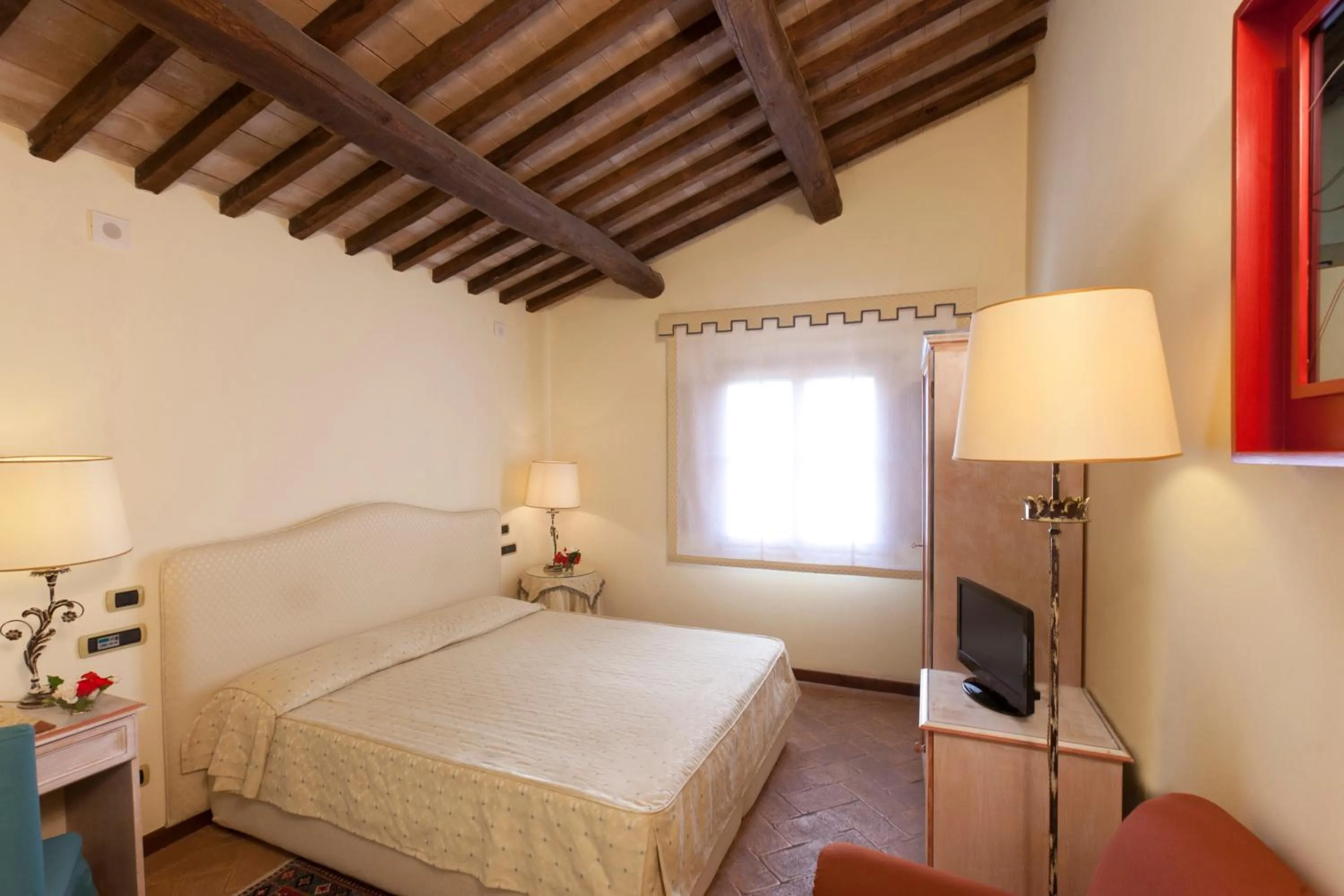 Bed in Sovana Hotel & Resort