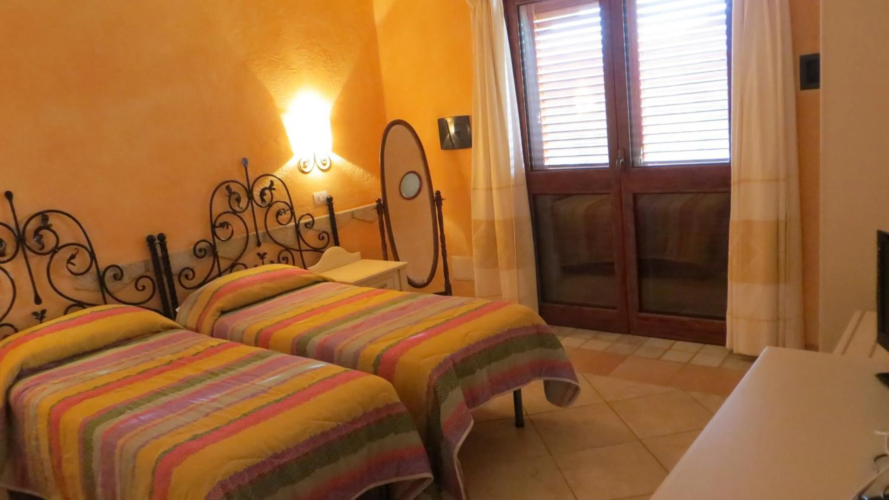 Decorative detail, Bed in Il Viandante