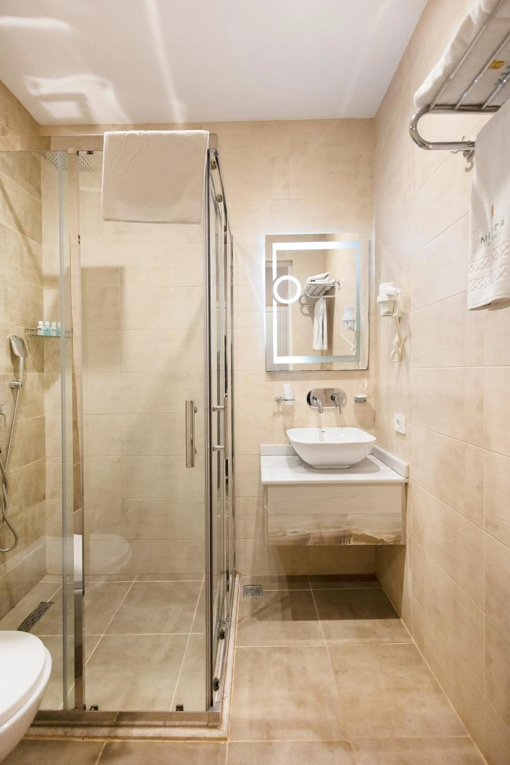 Shower in Merida Hotel Baku