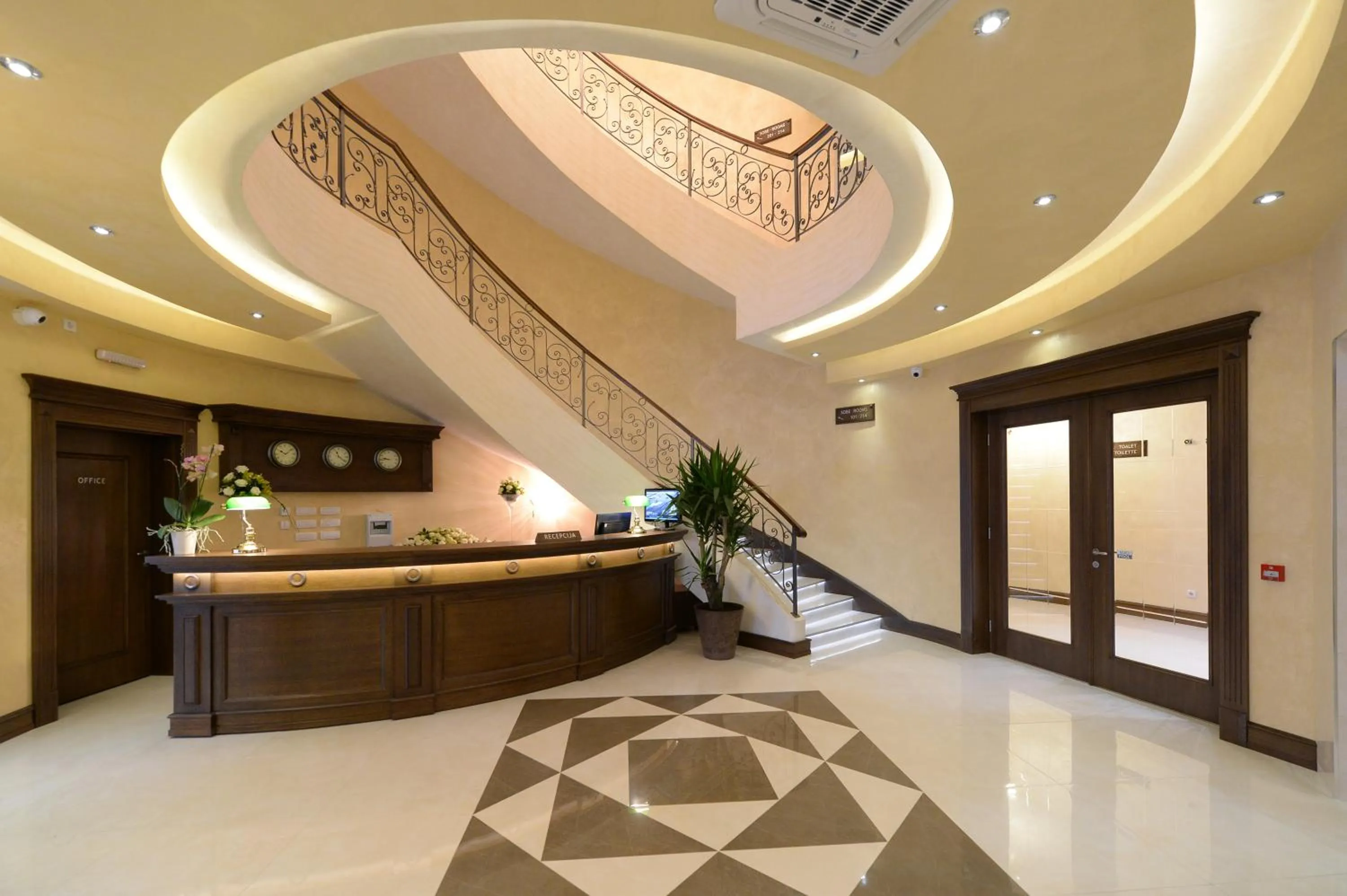 Lobby or reception in Hotel Majdan