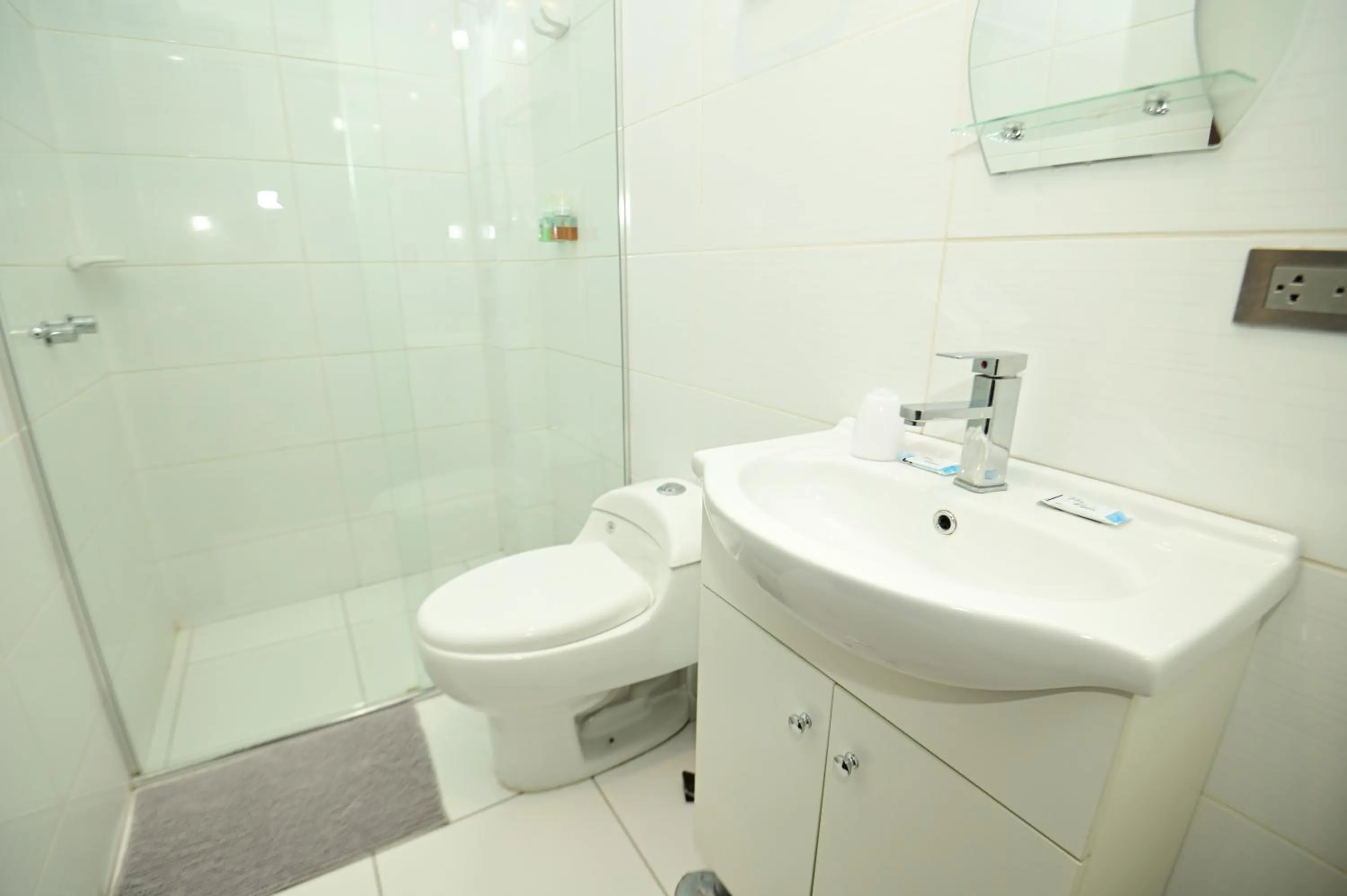 Shower in Bon Repos Boutique