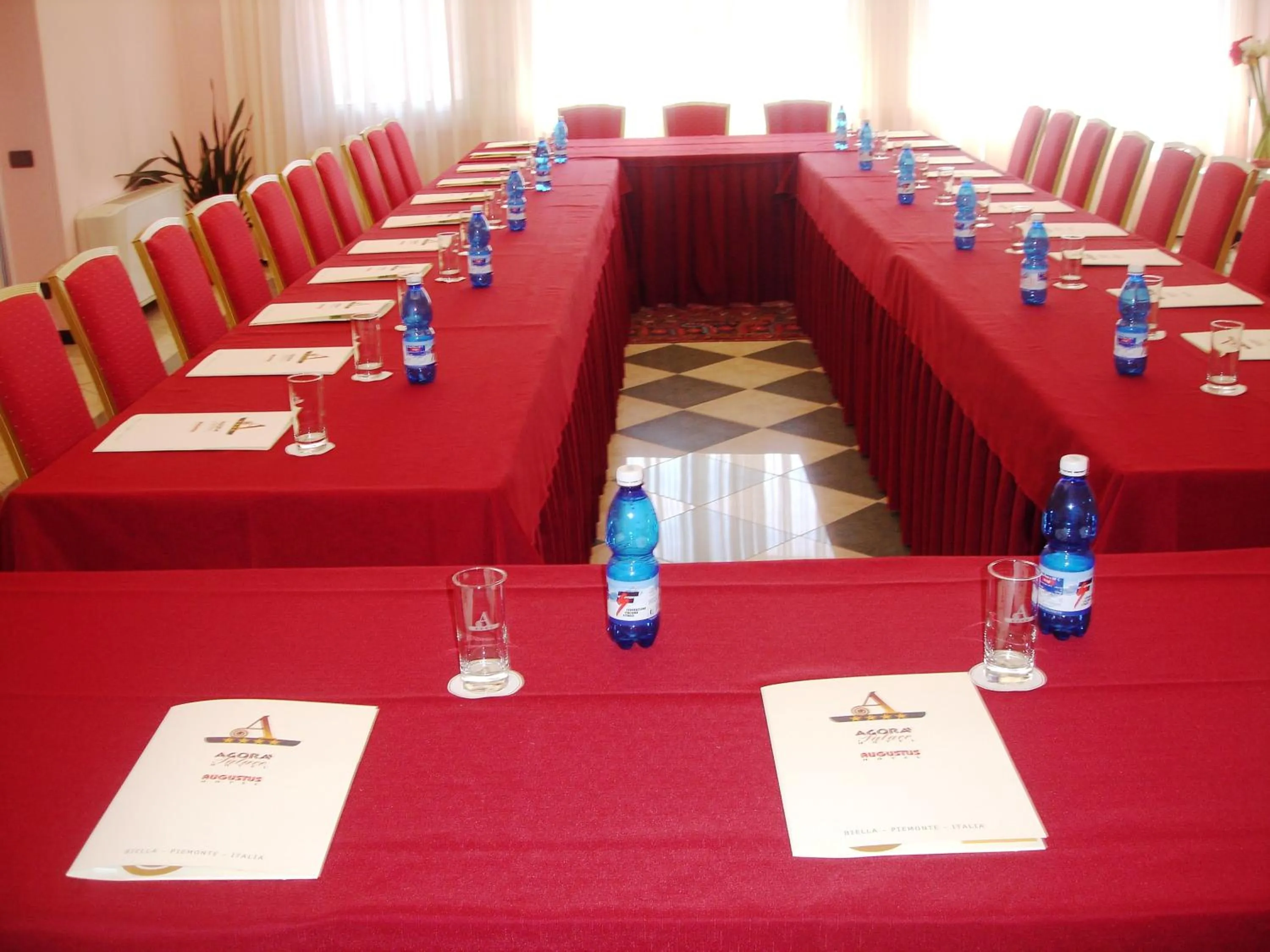 Business facilities in Augustus Hotel
