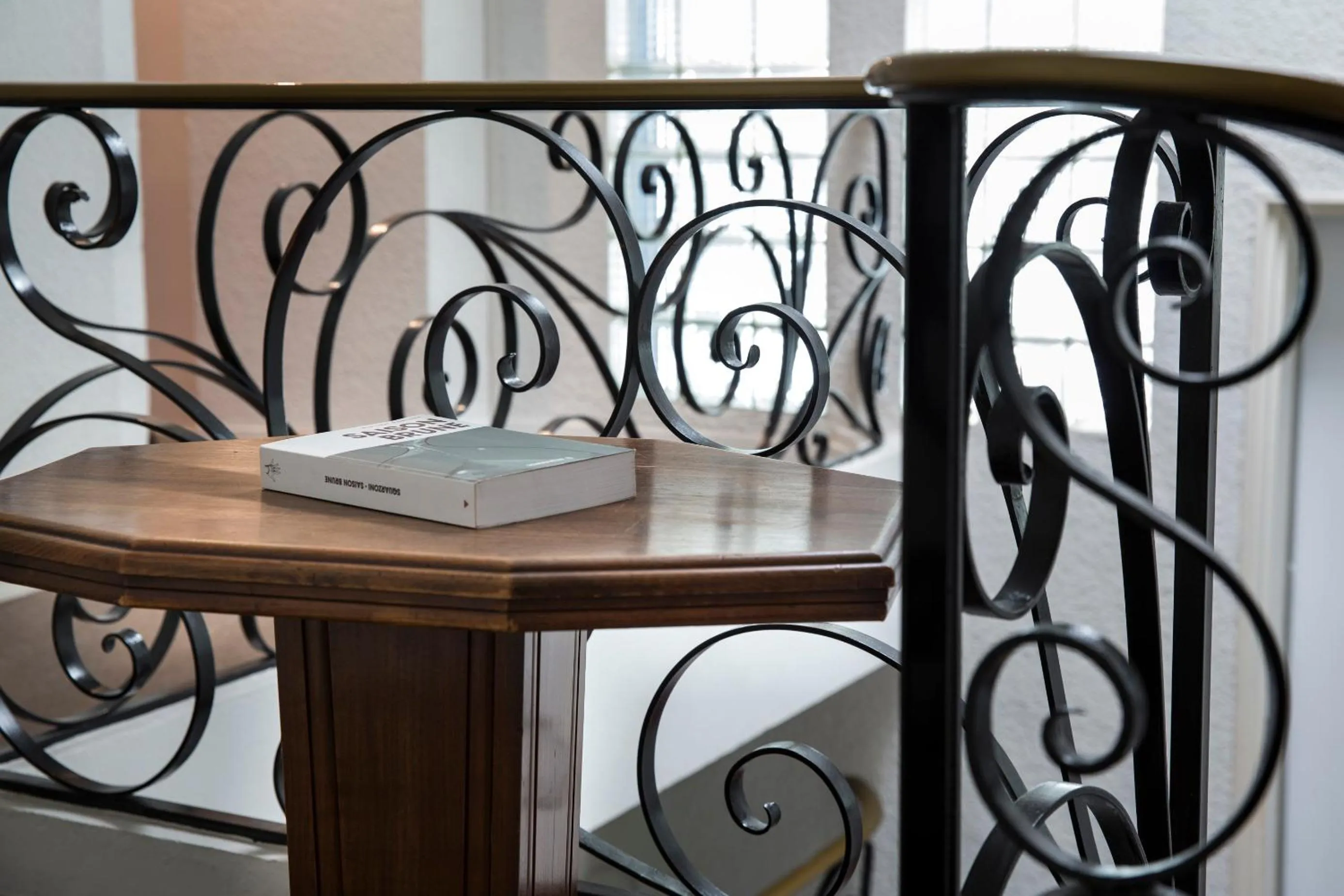 Decorative detail in Hotel Les Mésanges