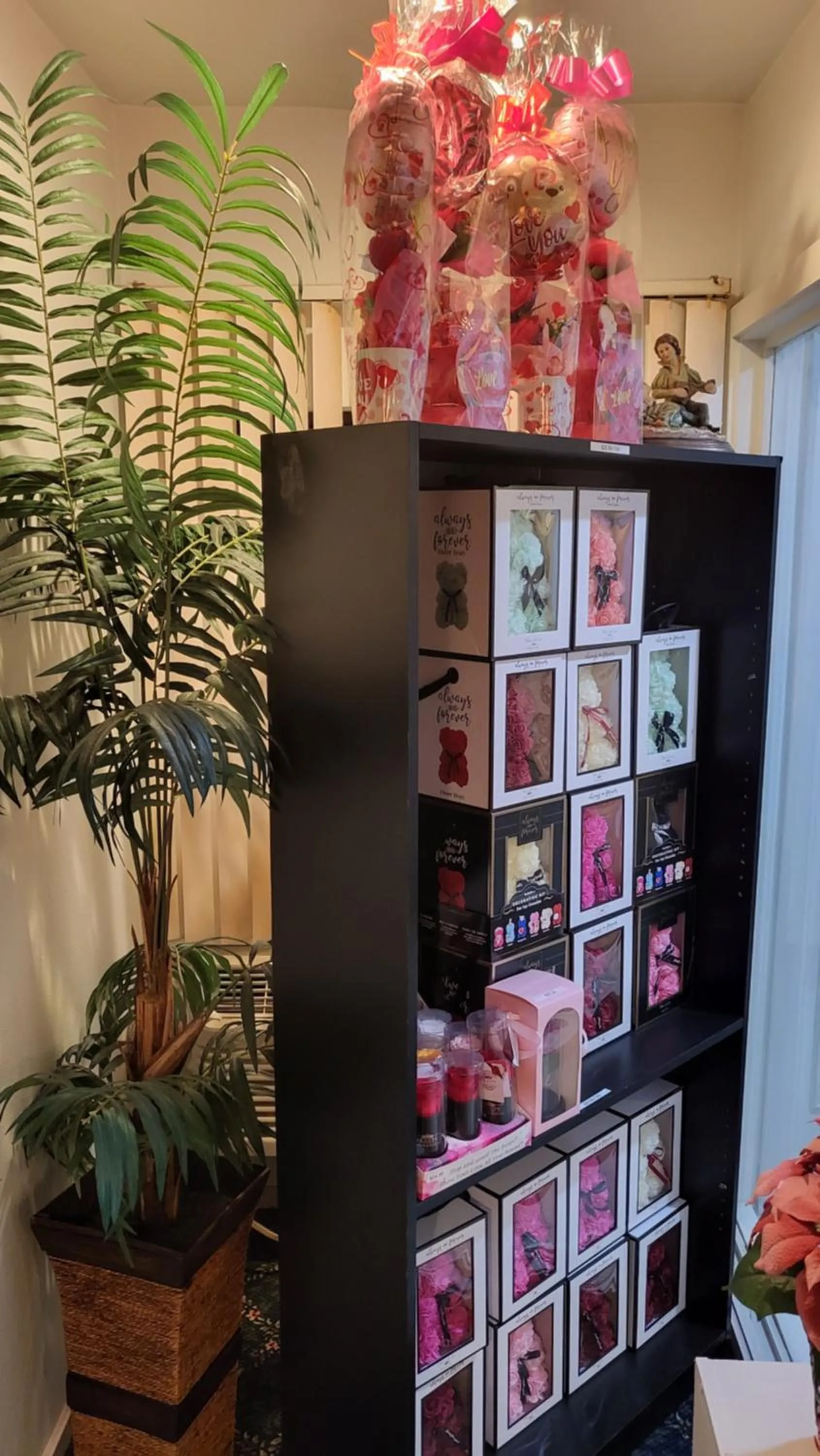 Lobby or reception in Inn of the Dove - Romantic Luxury Suites with Jacuzzi & Seasonal Fireplace at Harrisburg-Hershey-Philadelphia, PA