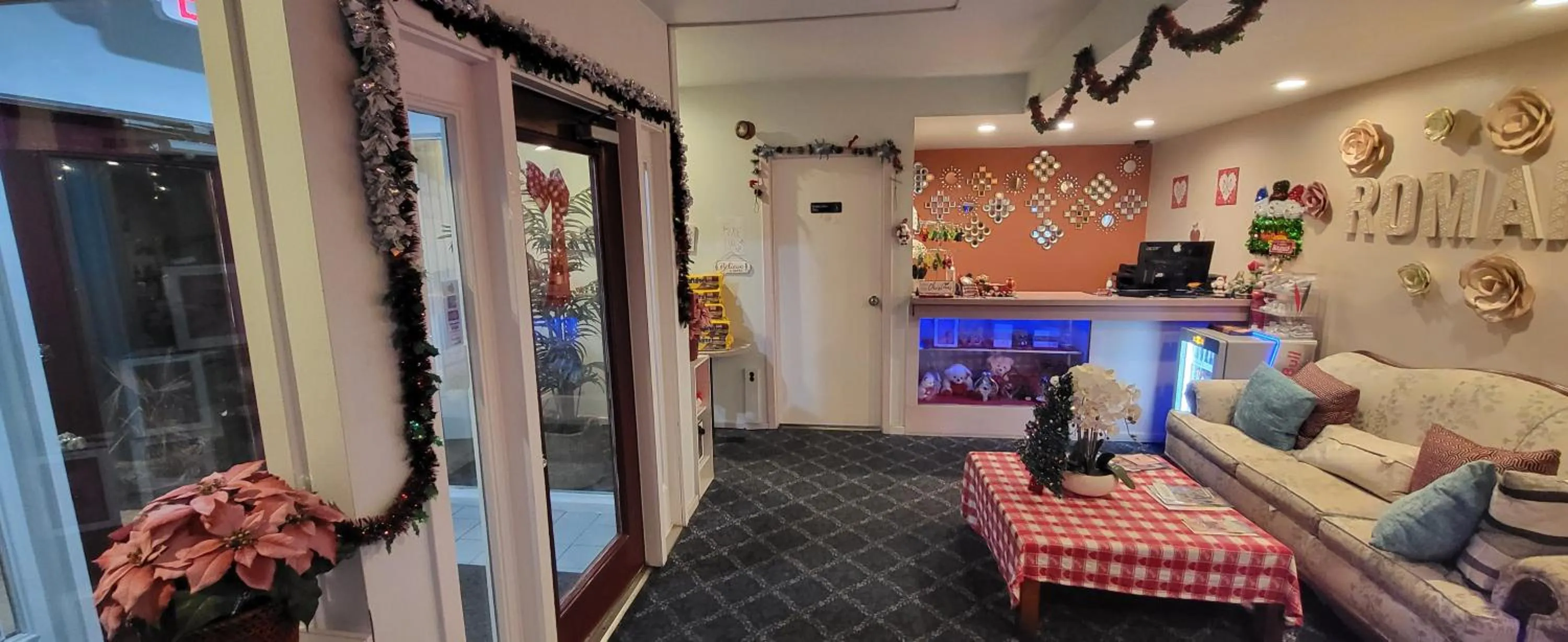 Lobby or reception in Inn of the Dove - Romantic Luxury Suites with Jacuzzi & Seasonal Fireplace at Harrisburg-Hershey-Philadelphia, PA