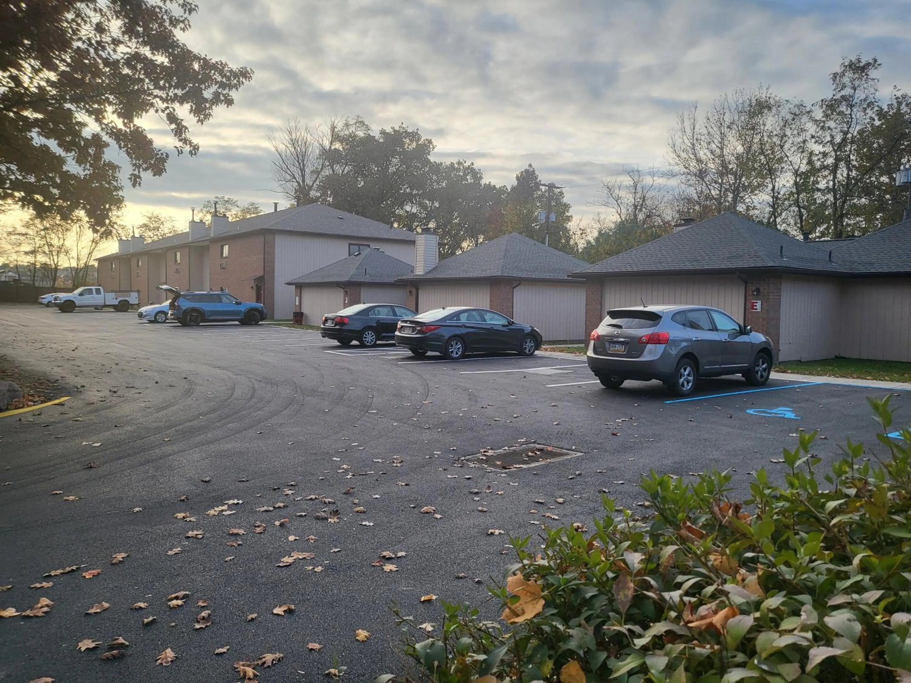 Parking in Inn of the Dove - Romantic Luxury Suites with Jacuzzi & Seasonal Fireplace at Harrisburg-Hershey-Philadelphia, PA