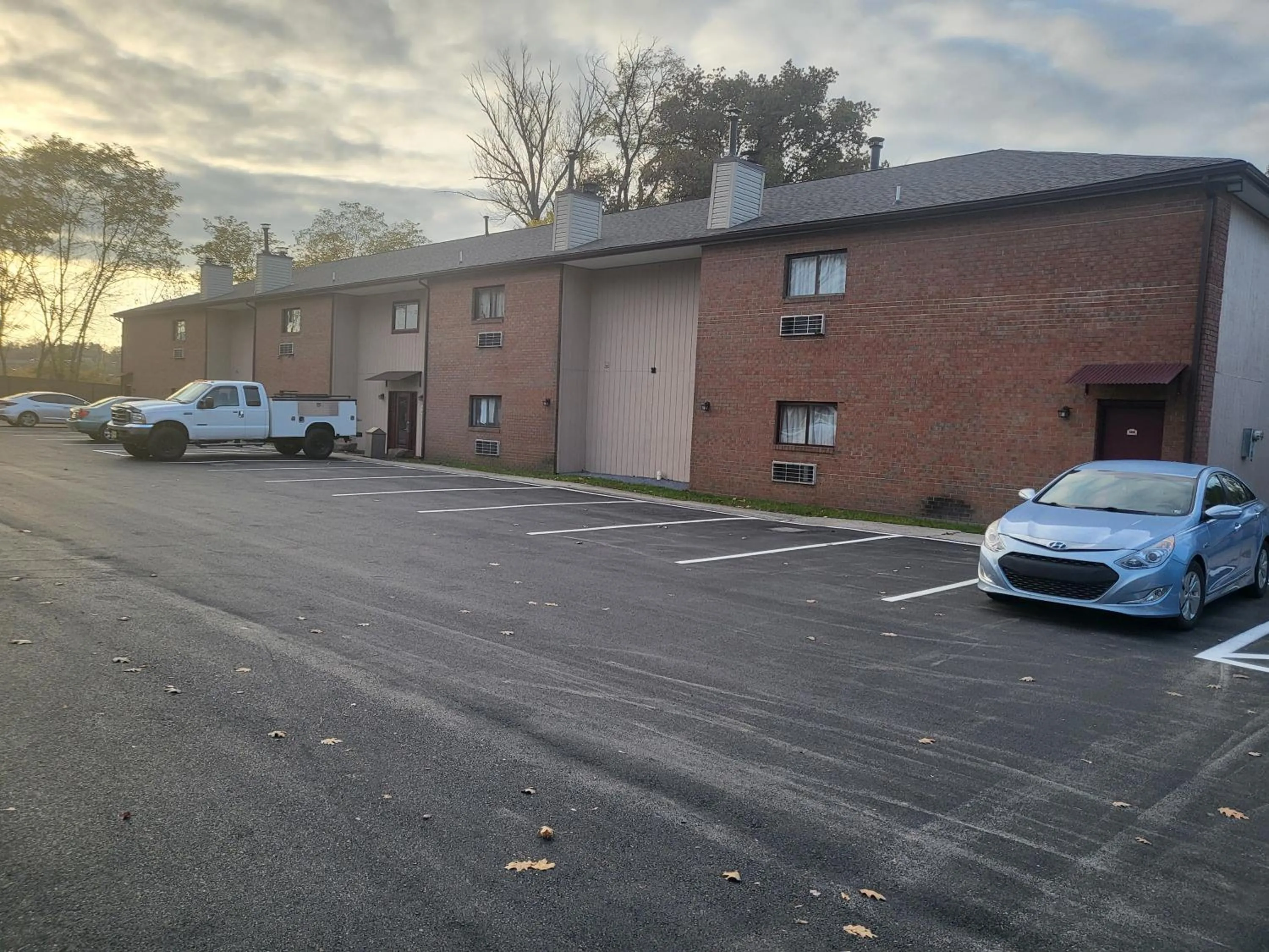 Parking in Inn of the Dove - Romantic Luxury Suites with Jacuzzi & Seasonal Fireplace at Harrisburg-Hershey-Philadelphia, PA