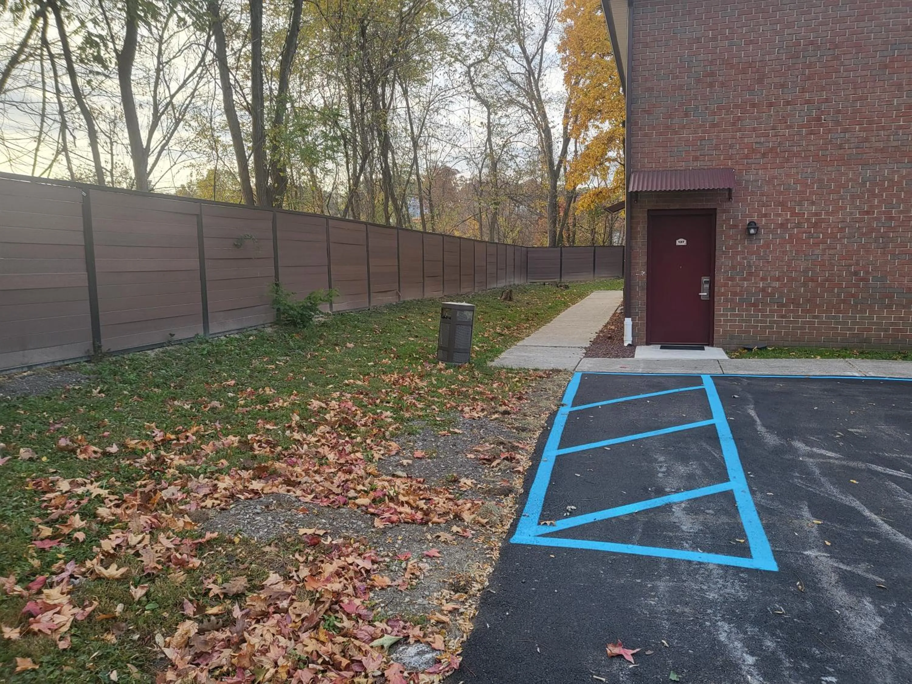 Parking in Inn of the Dove - Romantic Luxury Suites with Jacuzzi & Seasonal Fireplace at Harrisburg-Hershey-Philadelphia, PA