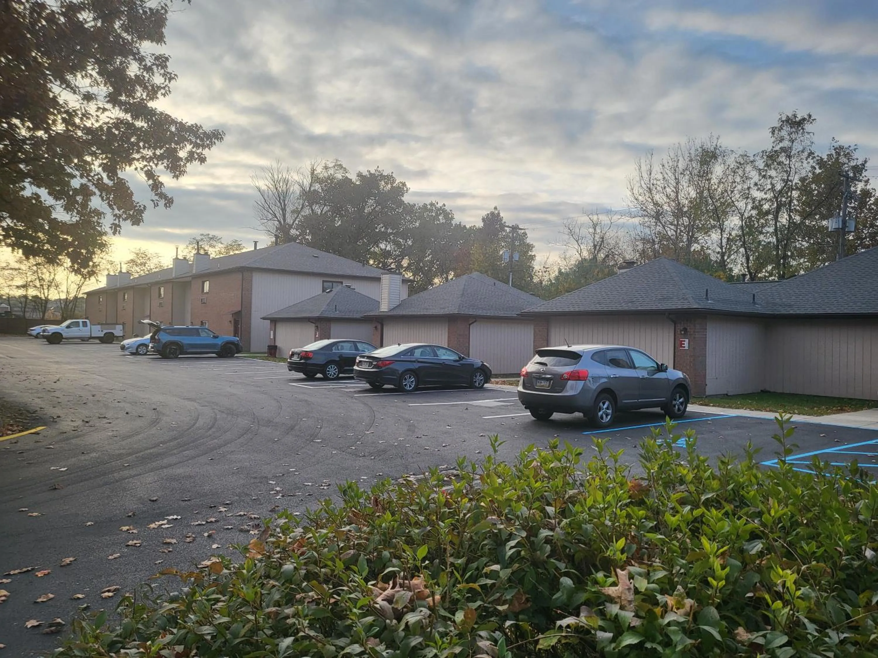 Parking in Inn of the Dove - Romantic Luxury Suites with Jacuzzi & Seasonal Fireplace at Harrisburg-Hershey-Philadelphia, PA