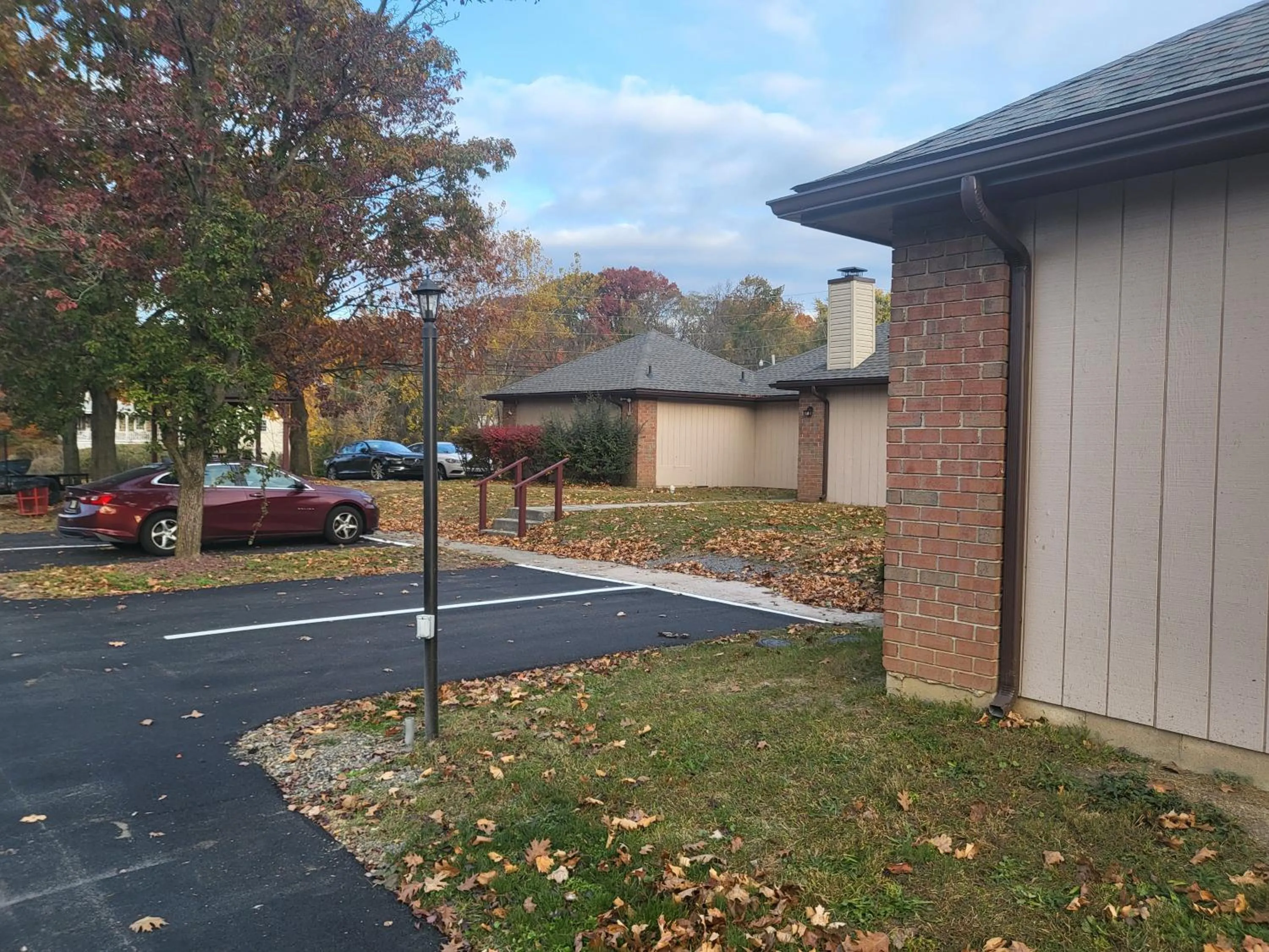 Parking in Inn of the Dove - Romantic Luxury Suites with Jacuzzi & Seasonal Fireplace at Harrisburg-Hershey-Philadelphia, PA