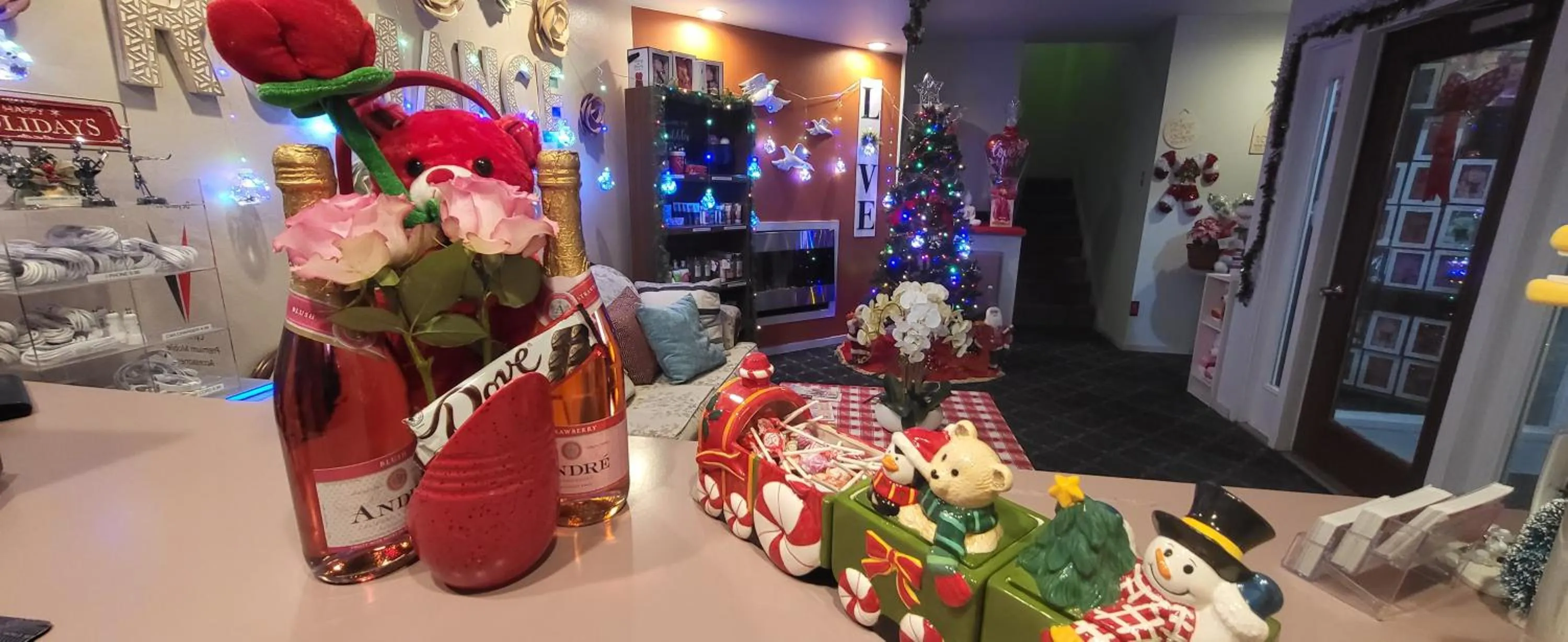 Lobby or reception in Inn of the Dove - Romantic Luxury Suites with Jacuzzi & Seasonal Fireplace at Harrisburg-Hershey-Philadelphia, PA