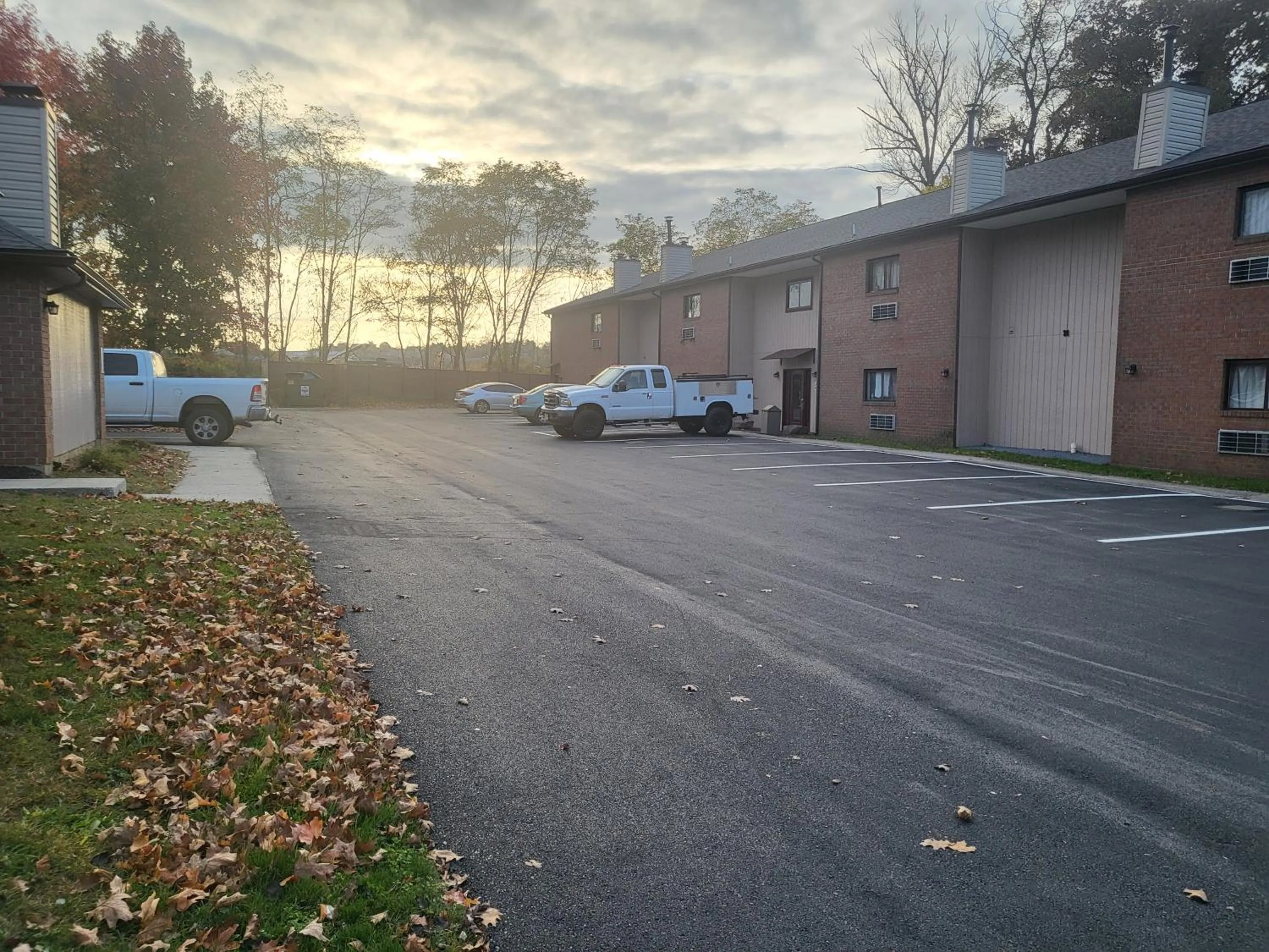 Parking in Inn of the Dove - Romantic Luxury Suites with Jacuzzi & Seasonal Fireplace at Harrisburg-Hershey-Philadelphia, PA