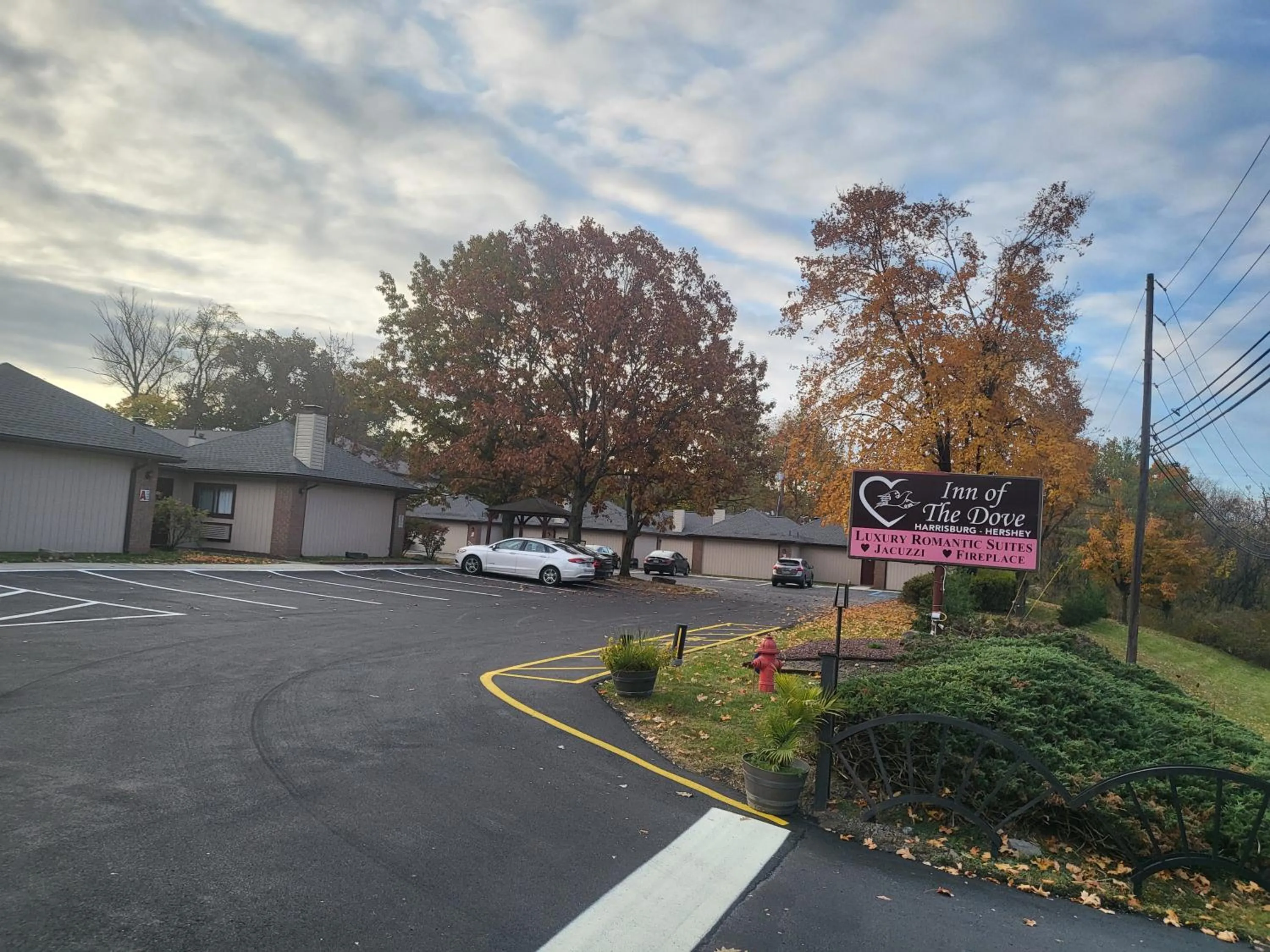 Parking in Inn of the Dove - Romantic Luxury Suites with Jacuzzi & Seasonal Fireplace at Harrisburg-Hershey-Philadelphia, PA