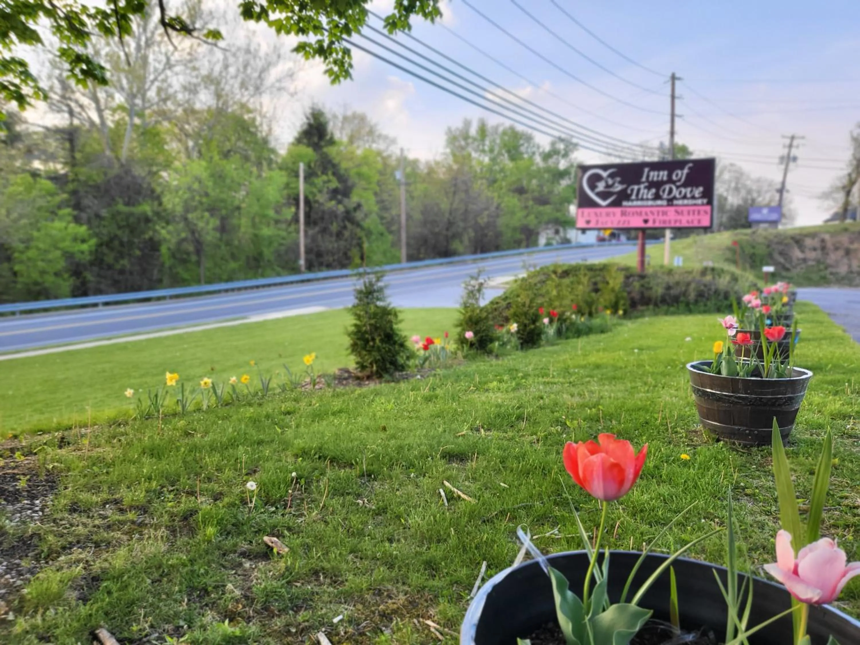 Day in Inn of the Dove - Romantic Luxury Suites with Jacuzzi & Seasonal Fireplace at Harrisburg-Hershey-Philadelphia, PA