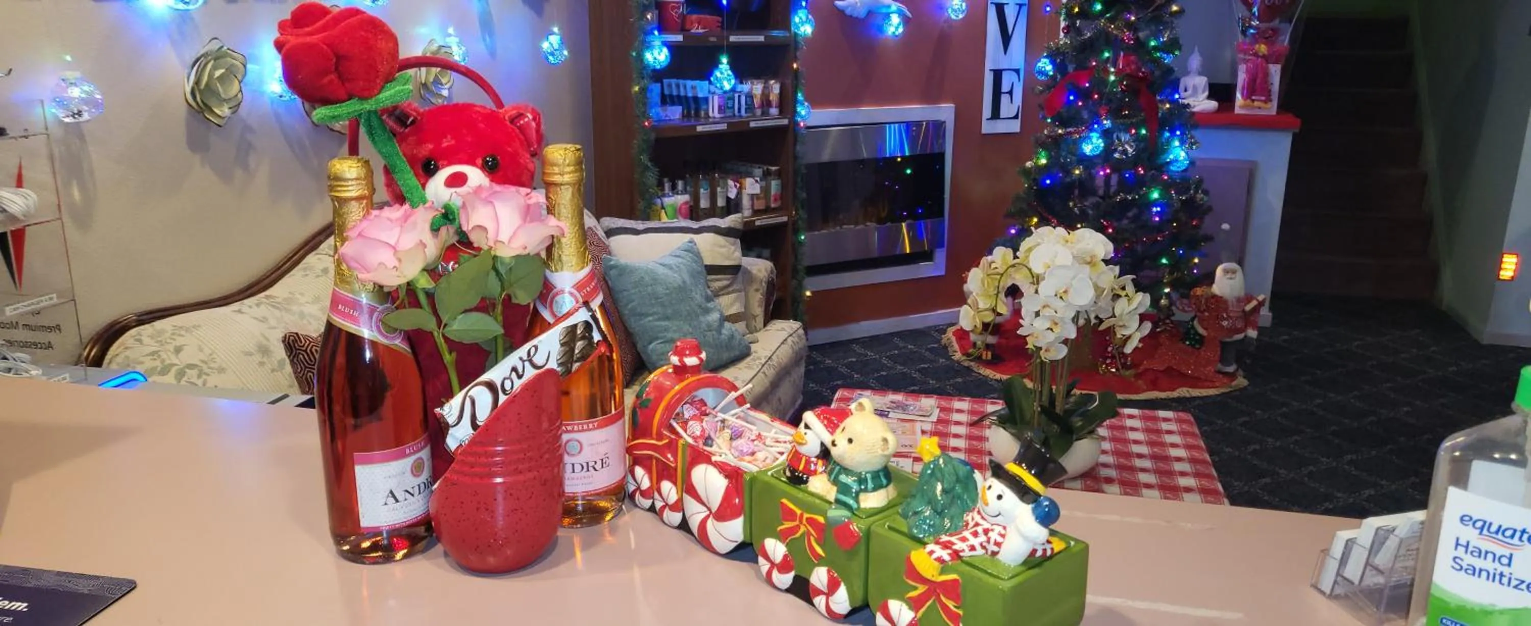 Lobby or reception in Inn of the Dove - Romantic Luxury Suites with Jacuzzi & Seasonal Fireplace at Harrisburg-Hershey-Philadelphia, PA