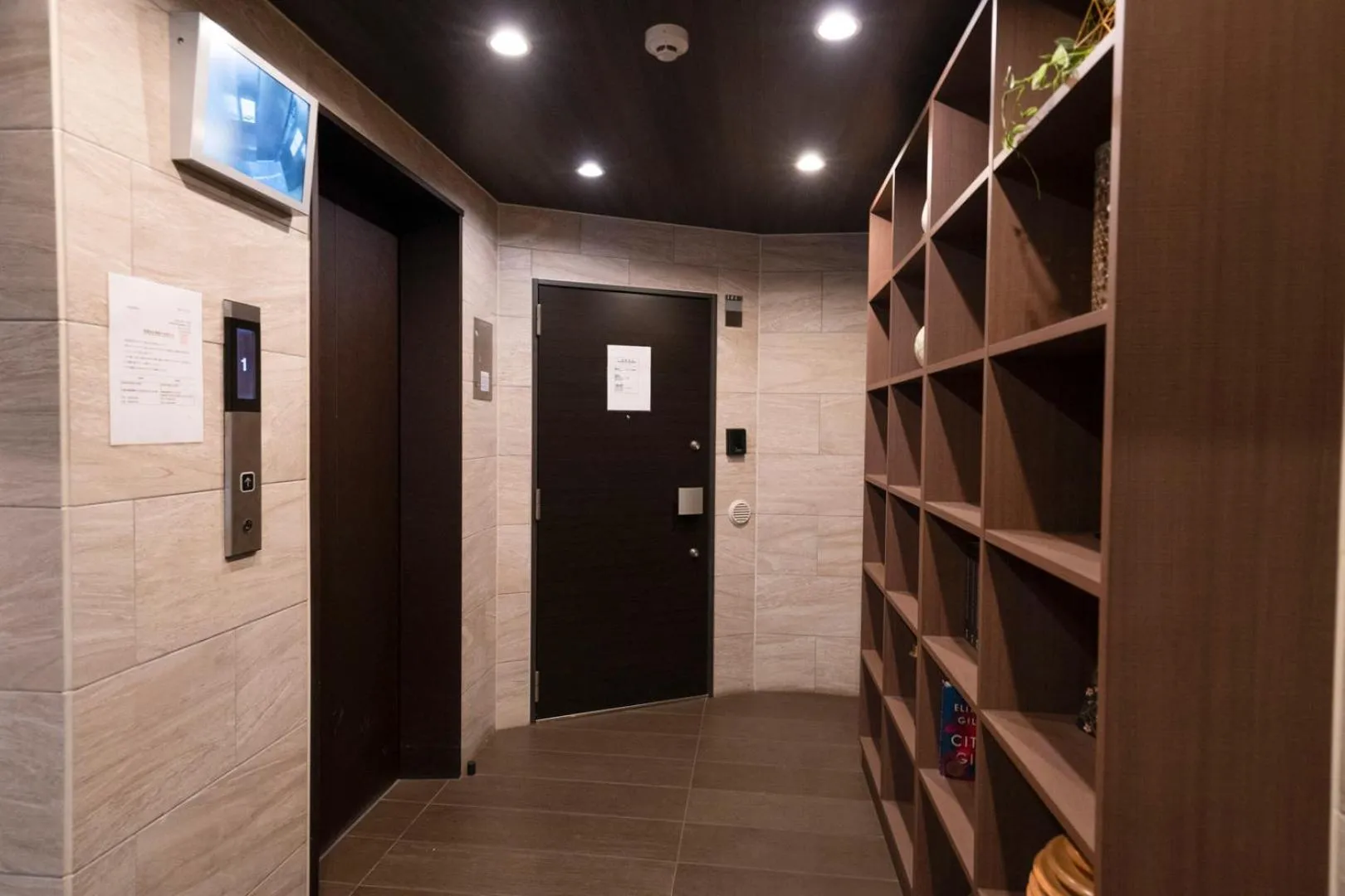 elevator in Sakimoto Residence Namba Minami