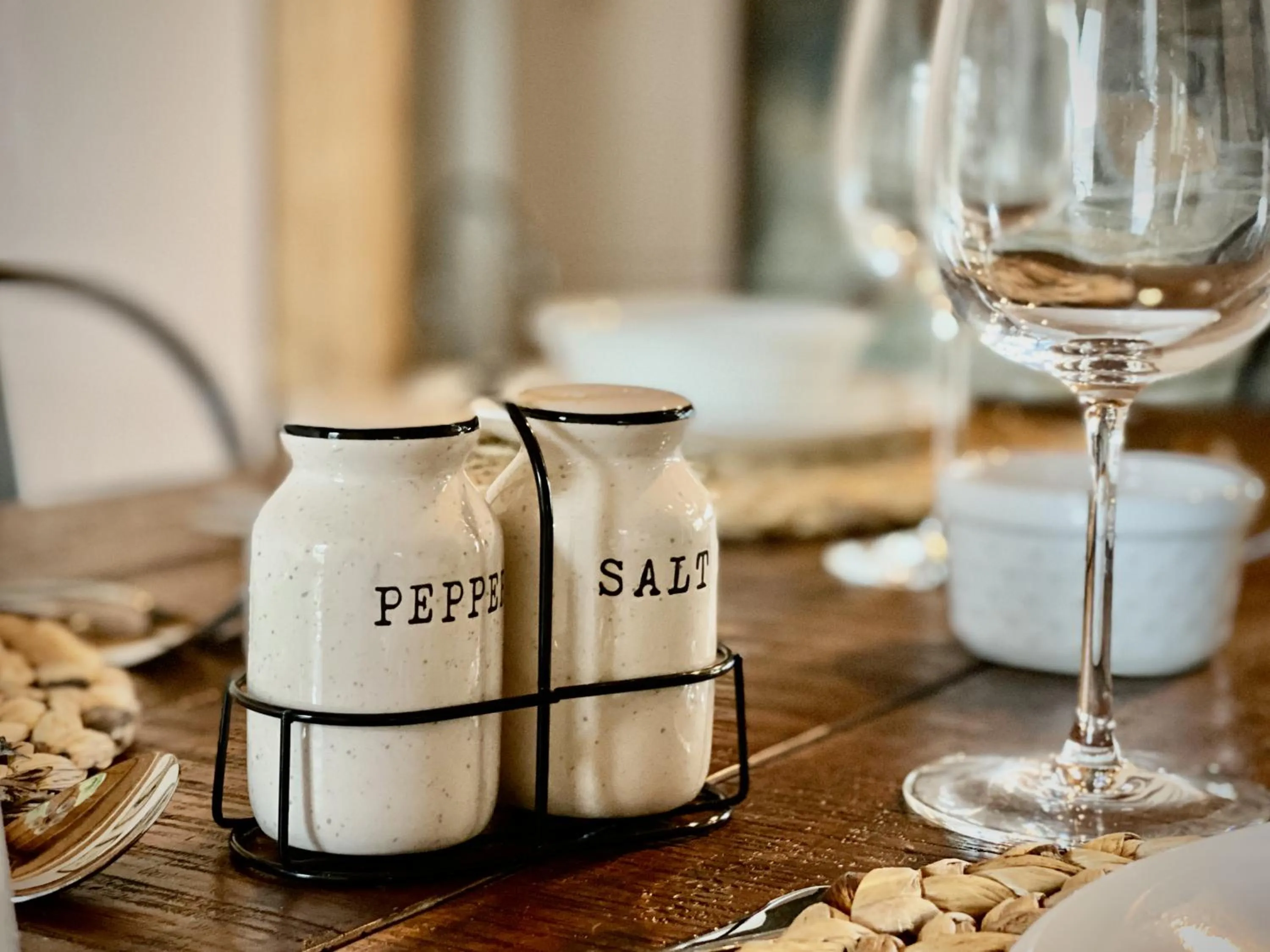 Dining area in Scenic View Timber Lodge HotTub by Casa Oso