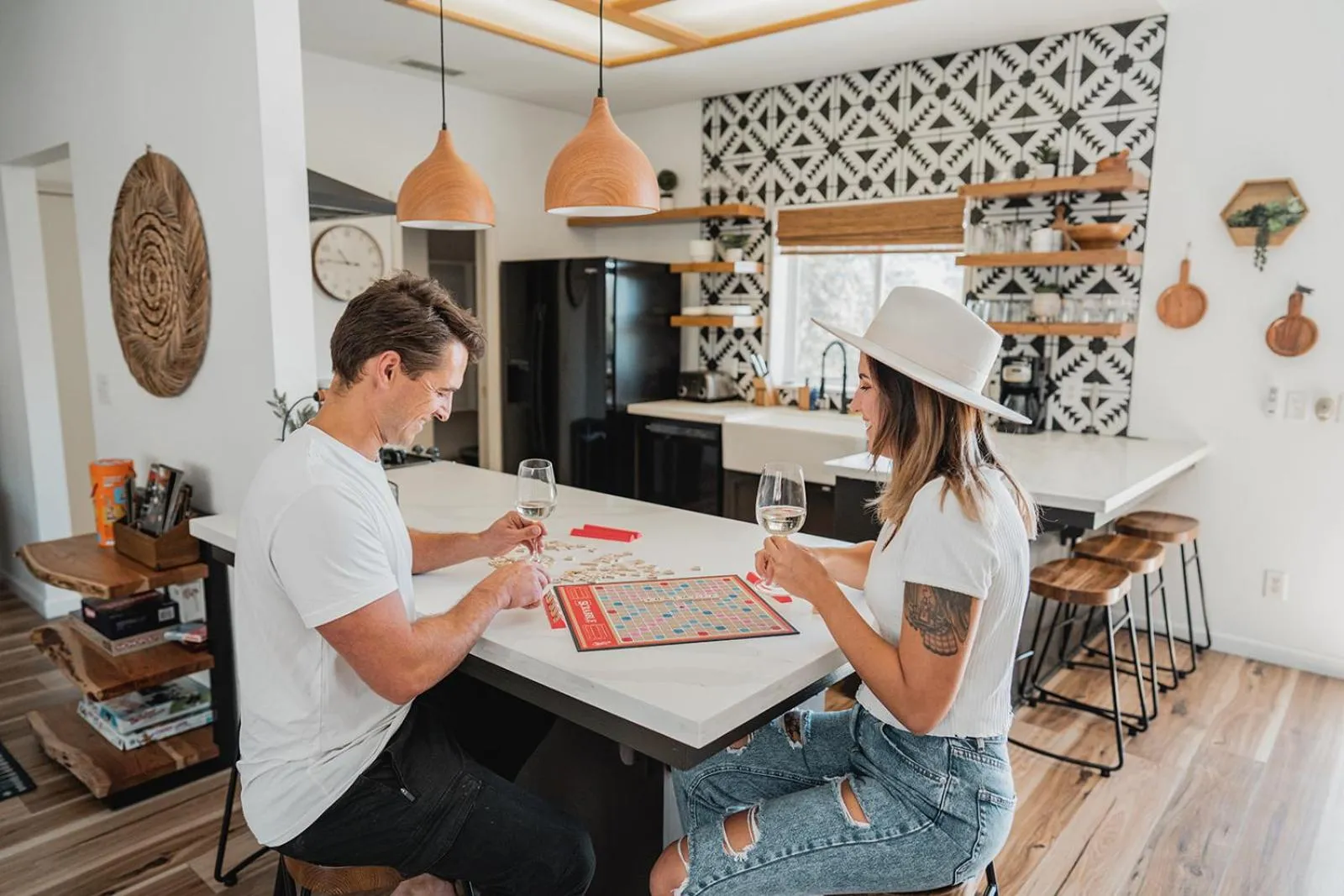 Kitchen or kitchenette in Sunset Glow Hidden Meadow BBQ HotTub by Casa Oso