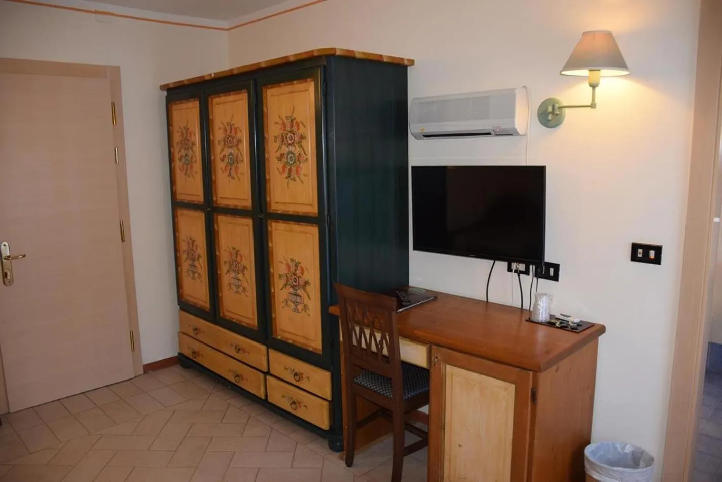 TV and multimedia in Park Hotel Mater Dei