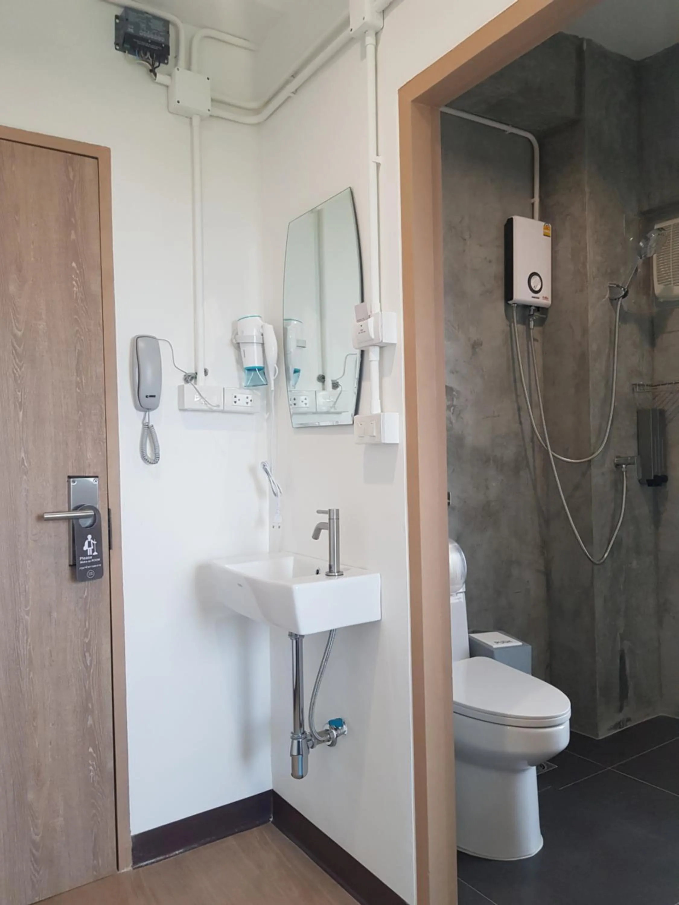 Shower in SLEEP TO FLY HOTEL & HOSTEL suvarnabhumi airport