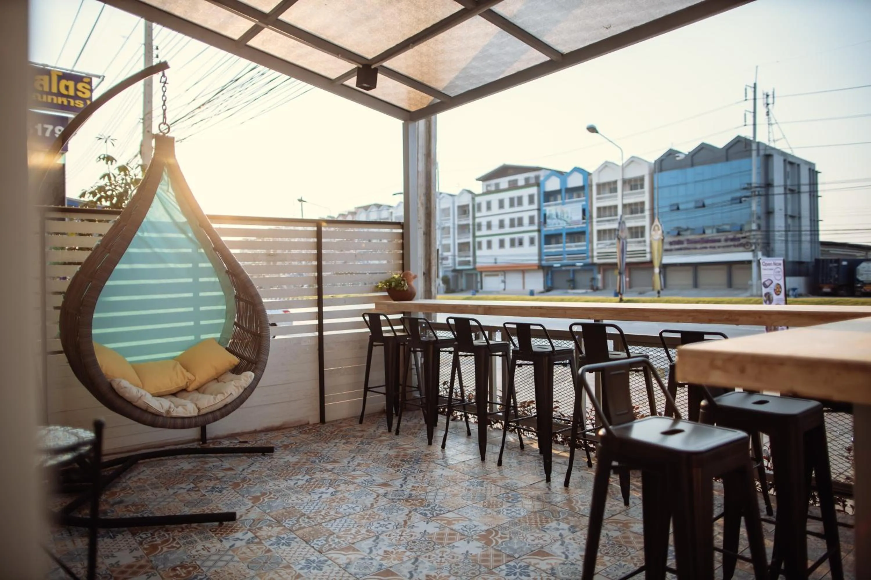 Restaurant/places to eat in SLEEP TO FLY HOTEL & HOSTEL suvarnabhumi airport