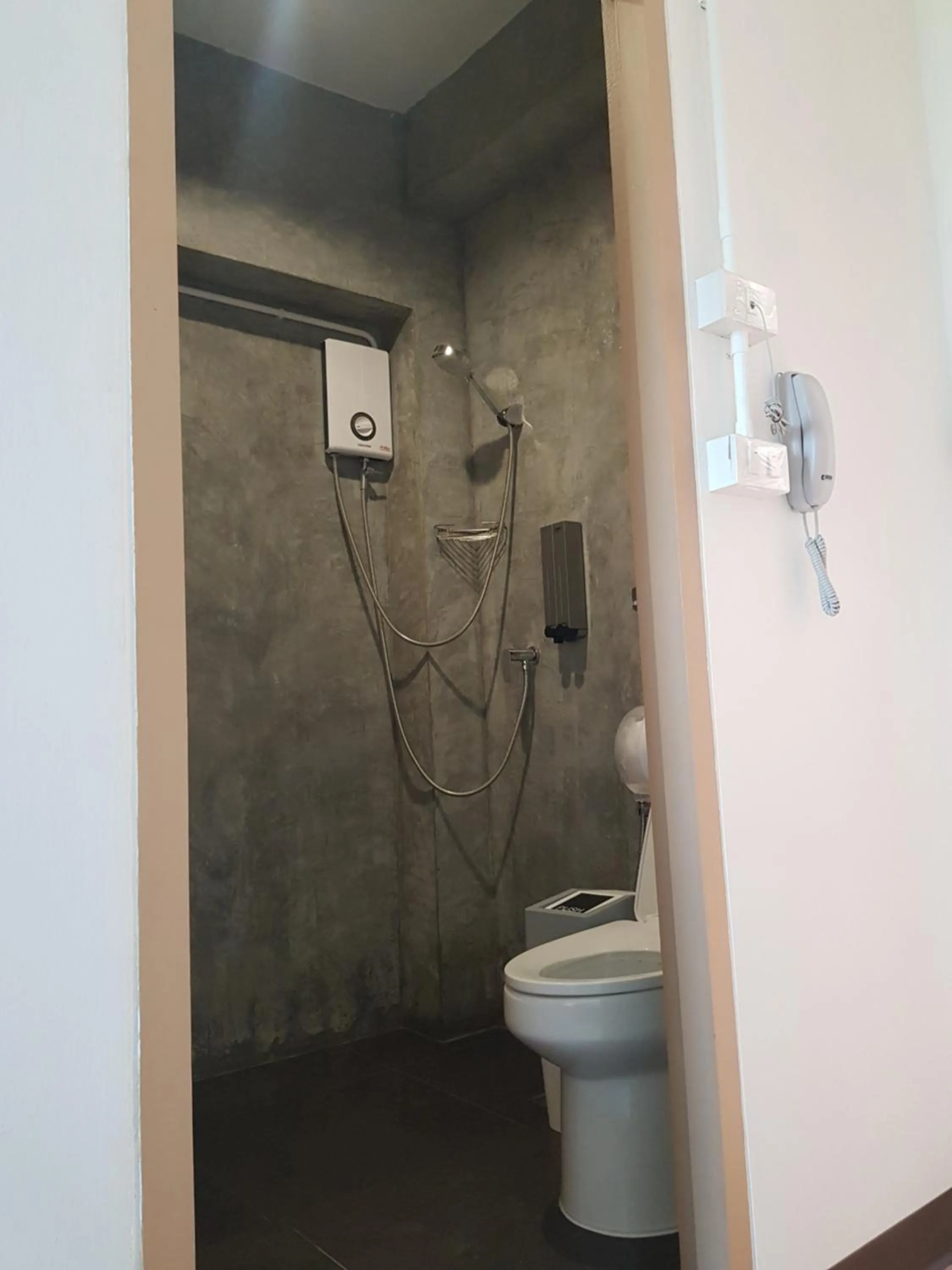 Shower in SLEEP TO FLY HOTEL & HOSTEL suvarnabhumi airport